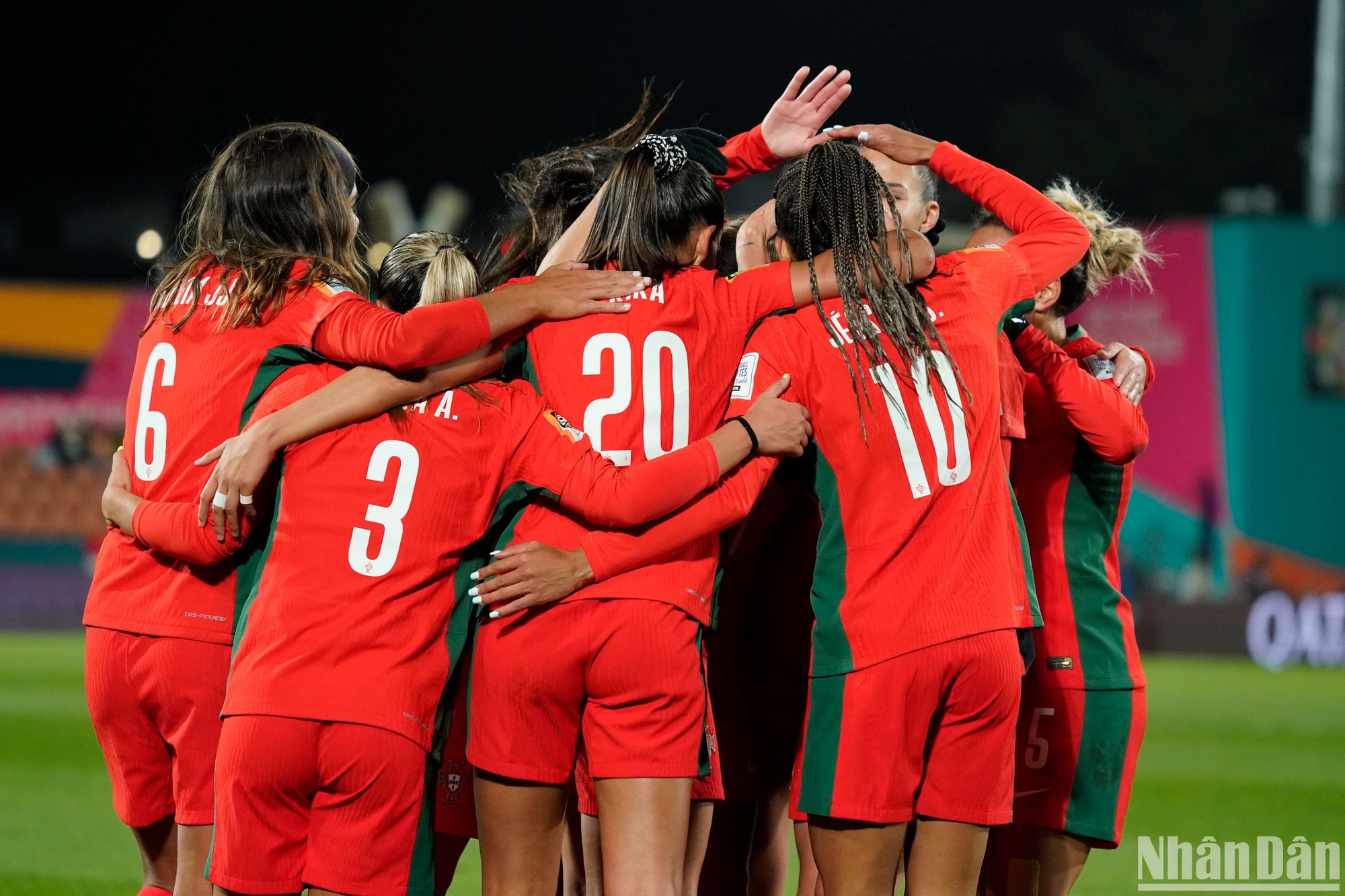 Phút 21, Encarnacao chọc khe vừa tầm để Kika Nazareth thoát xuống hạ Kim Thanh trong pha đối mặt, nâng tỷ số lên 2-0 cho Bồ Đào Nha.