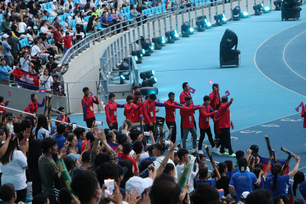 Đoàn thể thao Người khuyết tật Việt Nam diễu hành tại Lễ bế mạc.