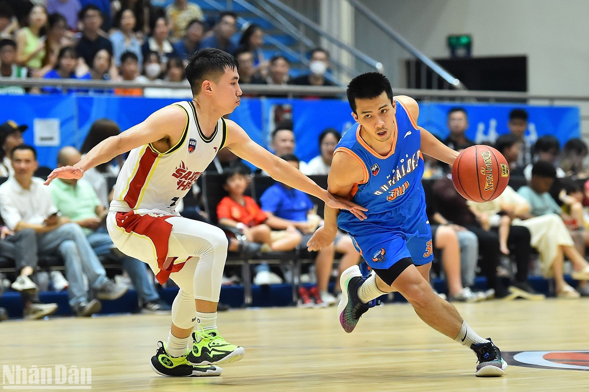 Các vận động viên trẻ có thêm nhiều cơ hội thi đấu khi VBA 2023 tăng số trận đấu. (Ảnh: THỦY NGUYÊN)