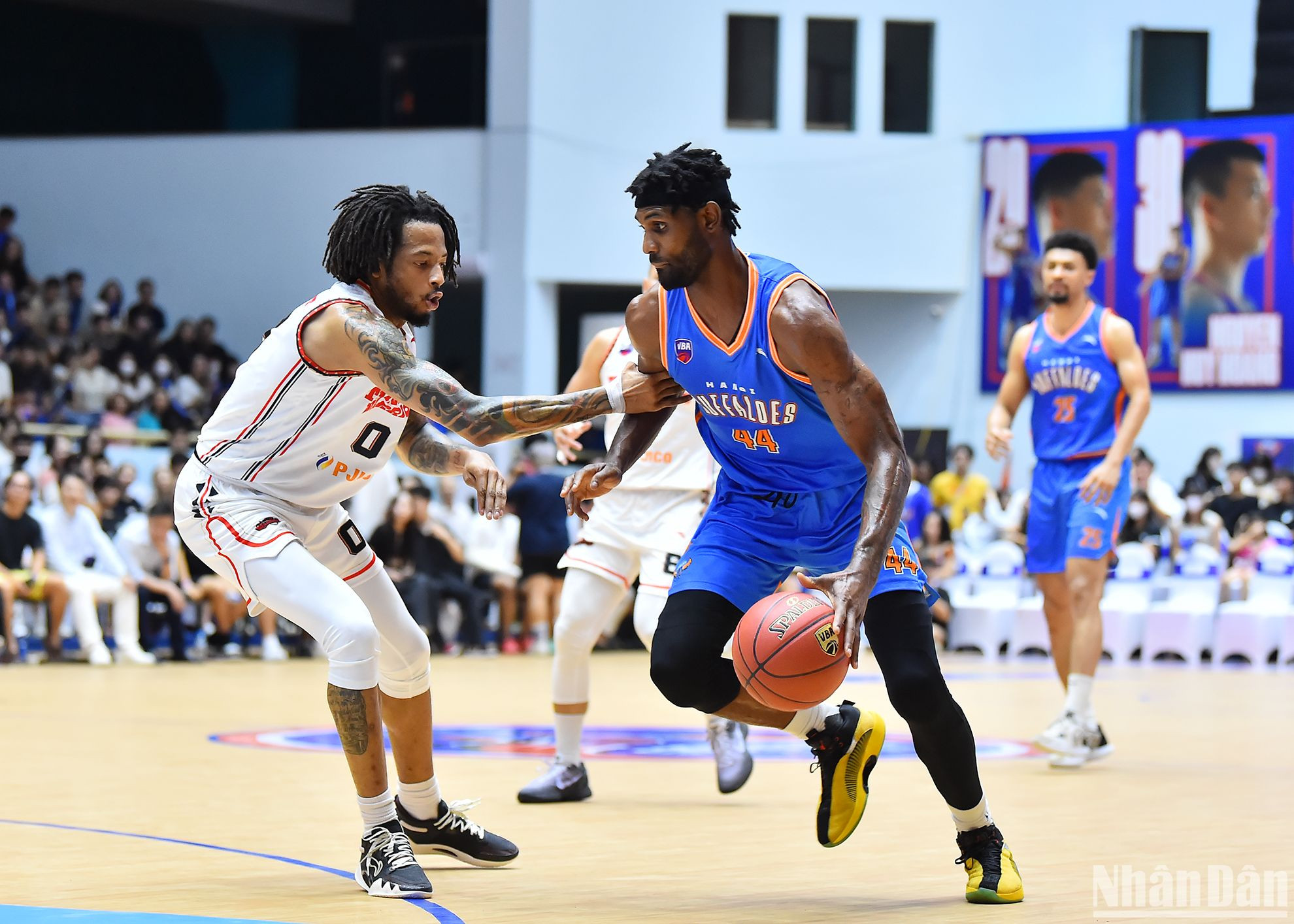 Chủ lực Anthony January bất ngờ dính chấn thương trước thềm Playoffs. Chủ lực Anthony January bất ngờ dính chấn thương trước thềm Playoffs.