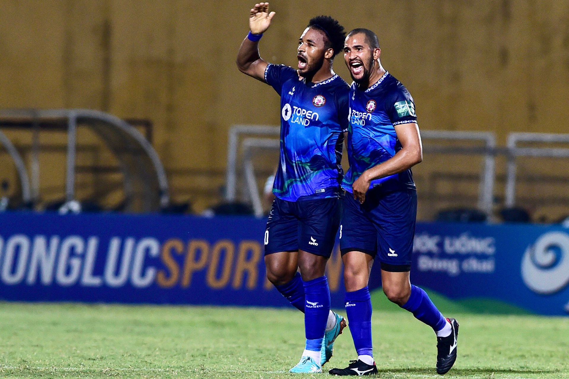 [Ảnh] Hà Nội rượt đuổi tỷ số cùng Bình Định ảnh 8