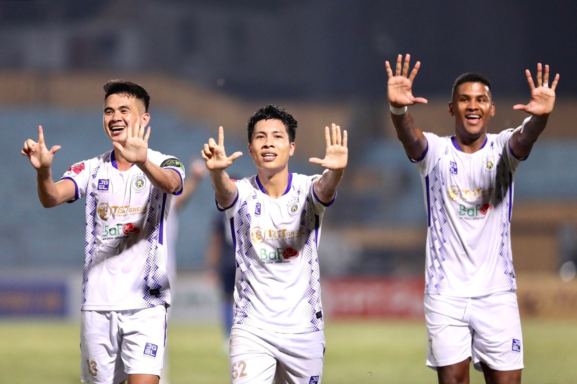 [Ảnh] Hà Nội rượt đuổi tỷ số cùng Bình Định ảnh 17