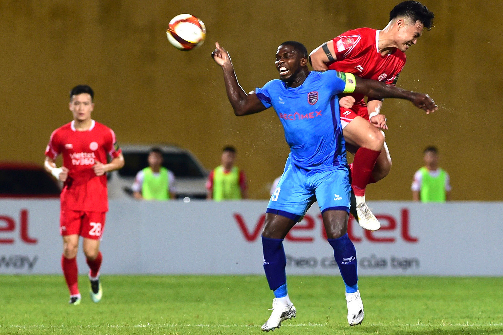 Va chạm thường xuyên xảy ra.