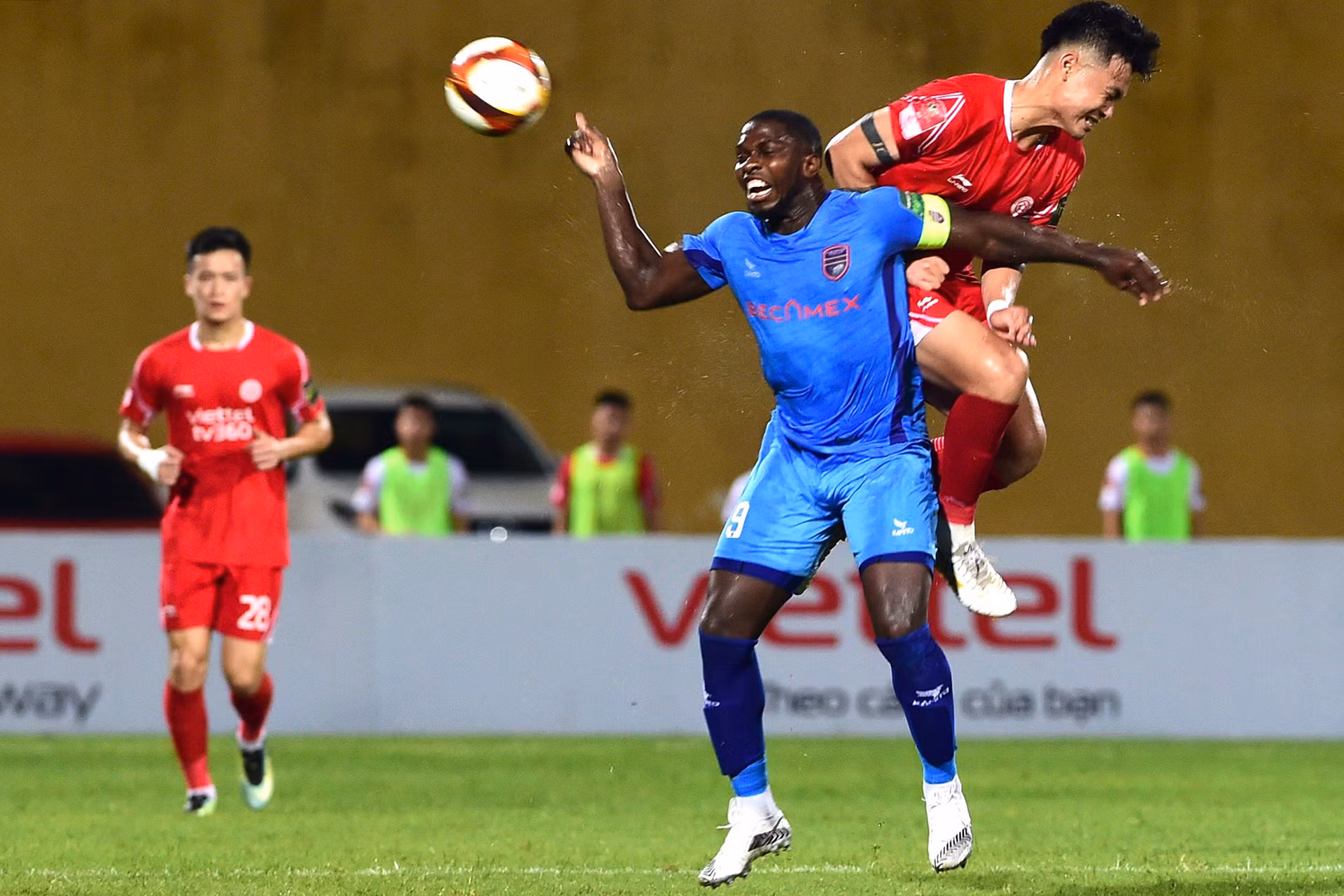 Va chạm thường xuyên xảy ra.