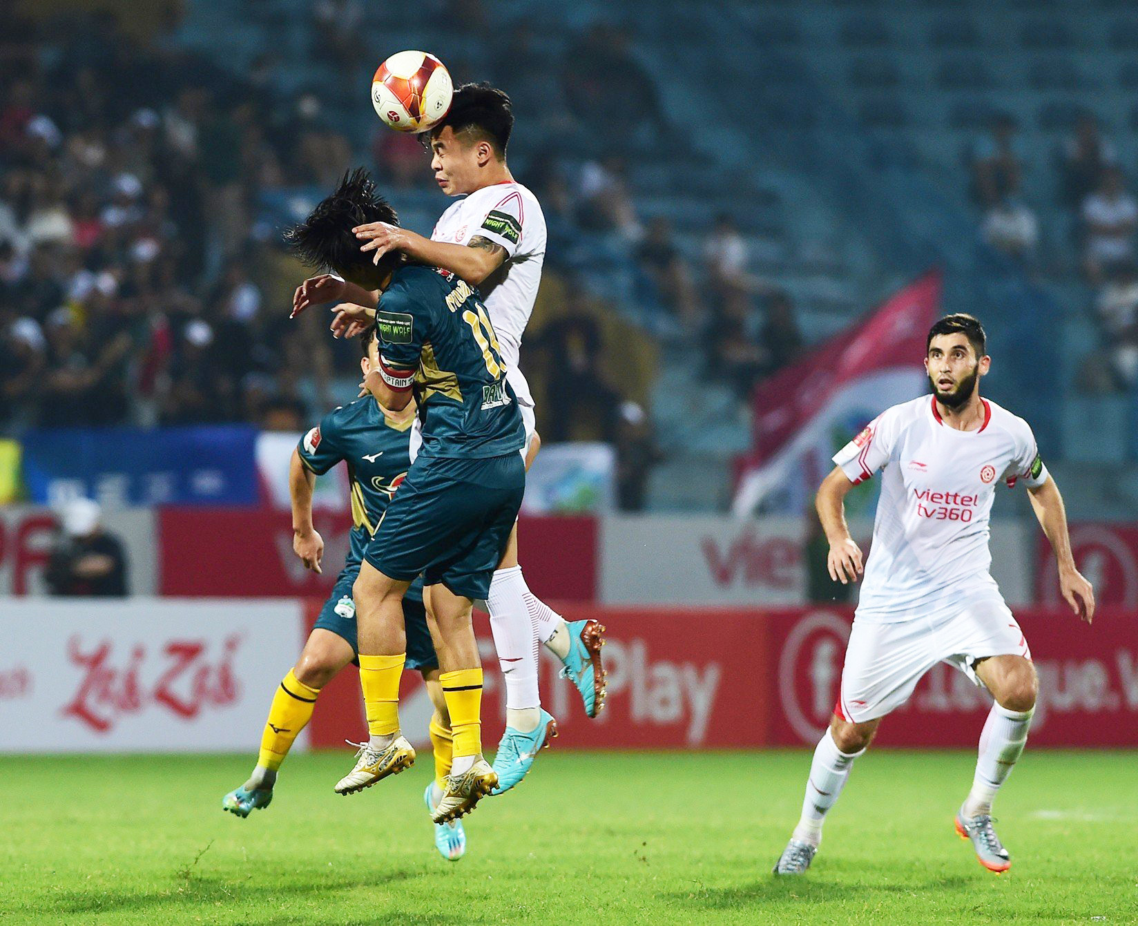 Pha không chiến trong trận đấu.