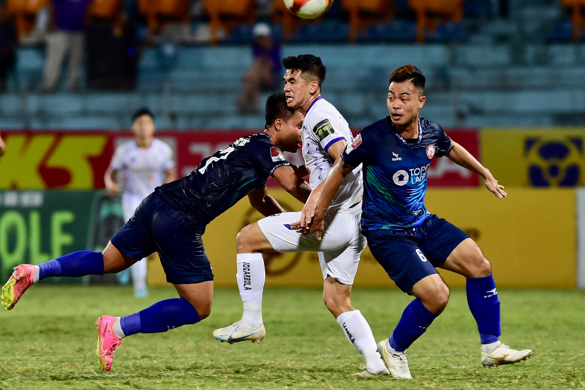 [Ảnh] Hà Nội rượt đuổi tỷ số cùng Bình Định ảnh 4