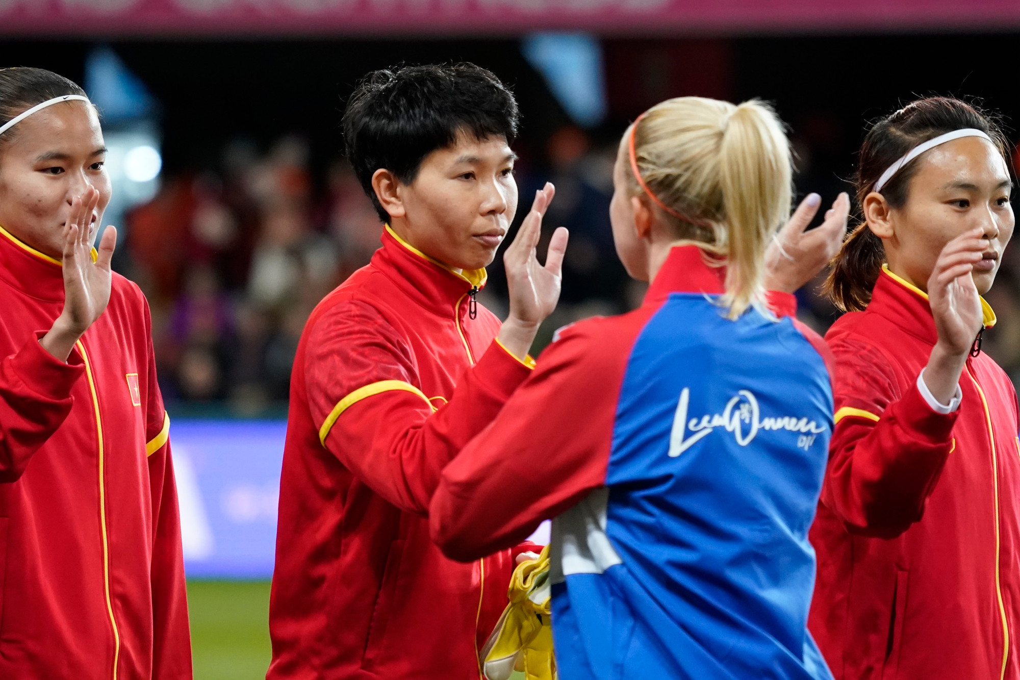 Hai đội sẵn sàng cho trận đấu quan trọng. Hai đội sẵn sàng cho trận đấu quan trọng.