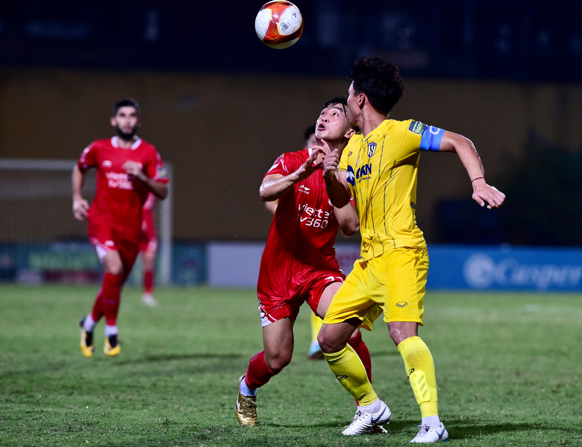 Nhiều tình huống bóng bổng không được tận dụng thành công.