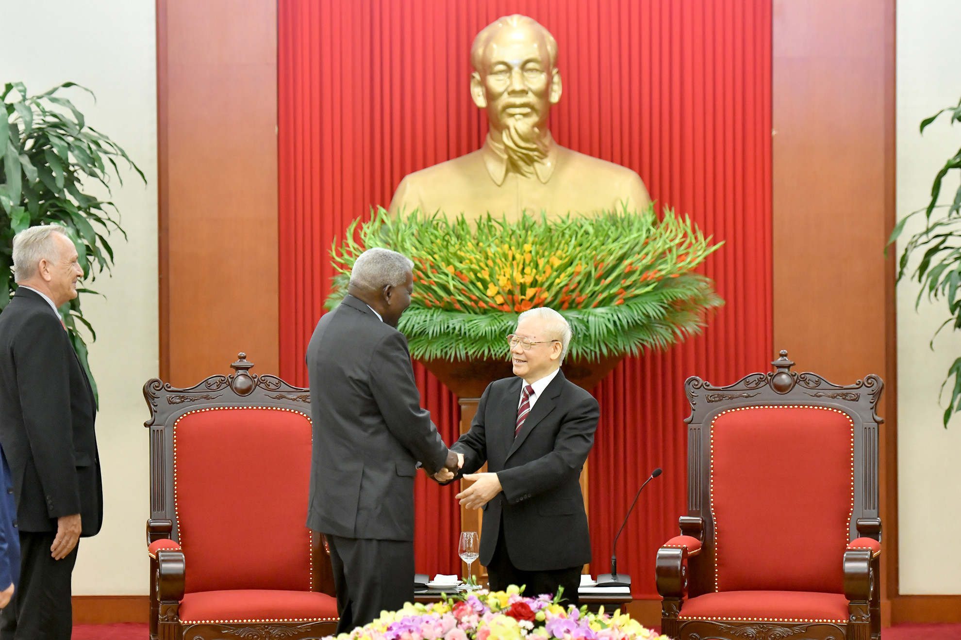 Tổng Bí thư Nguyễn Phú Trọng nồng nhiệt đón tiếp đồng chí Esteban Lazo Hernandez sang thăm Việt Nam.