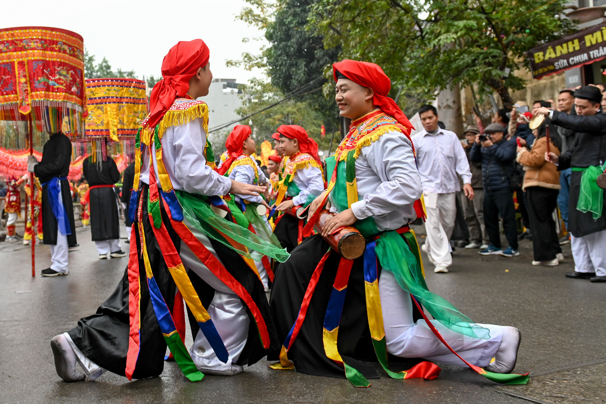 Điệu múa cổ từ xưa tới giờ, làng Triều Khúc vẫn giữ nguyên bản không hề thay đổi.