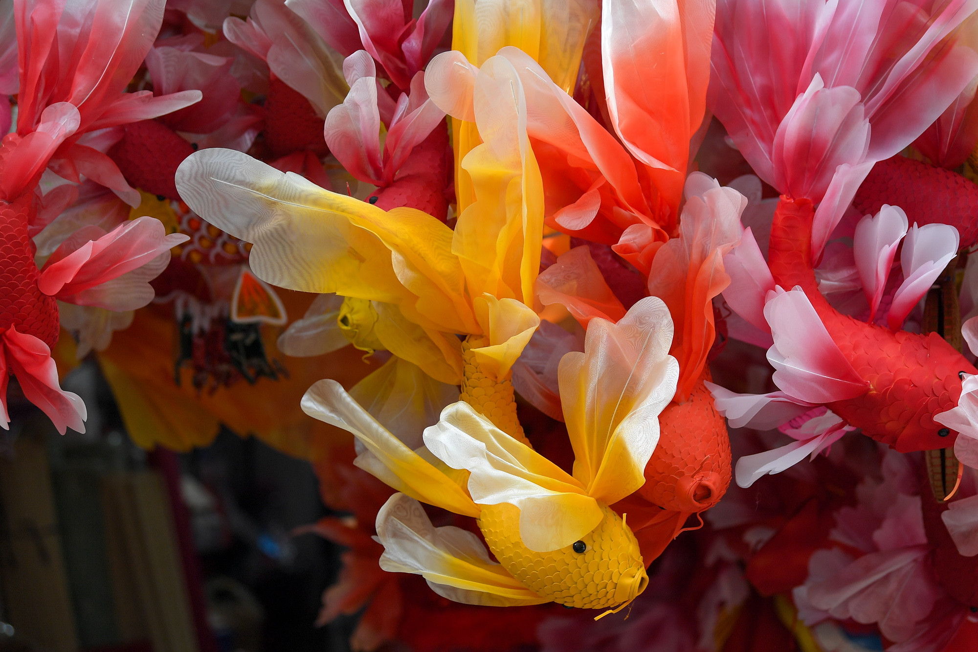 Các mặt hàng có giá dao động từ 100.000-350.000 đồng tùy từng mẫu mã. Các mặt hàng có giá dao động từ 100.000-350.000 đồng tùy từng mẫu mã.