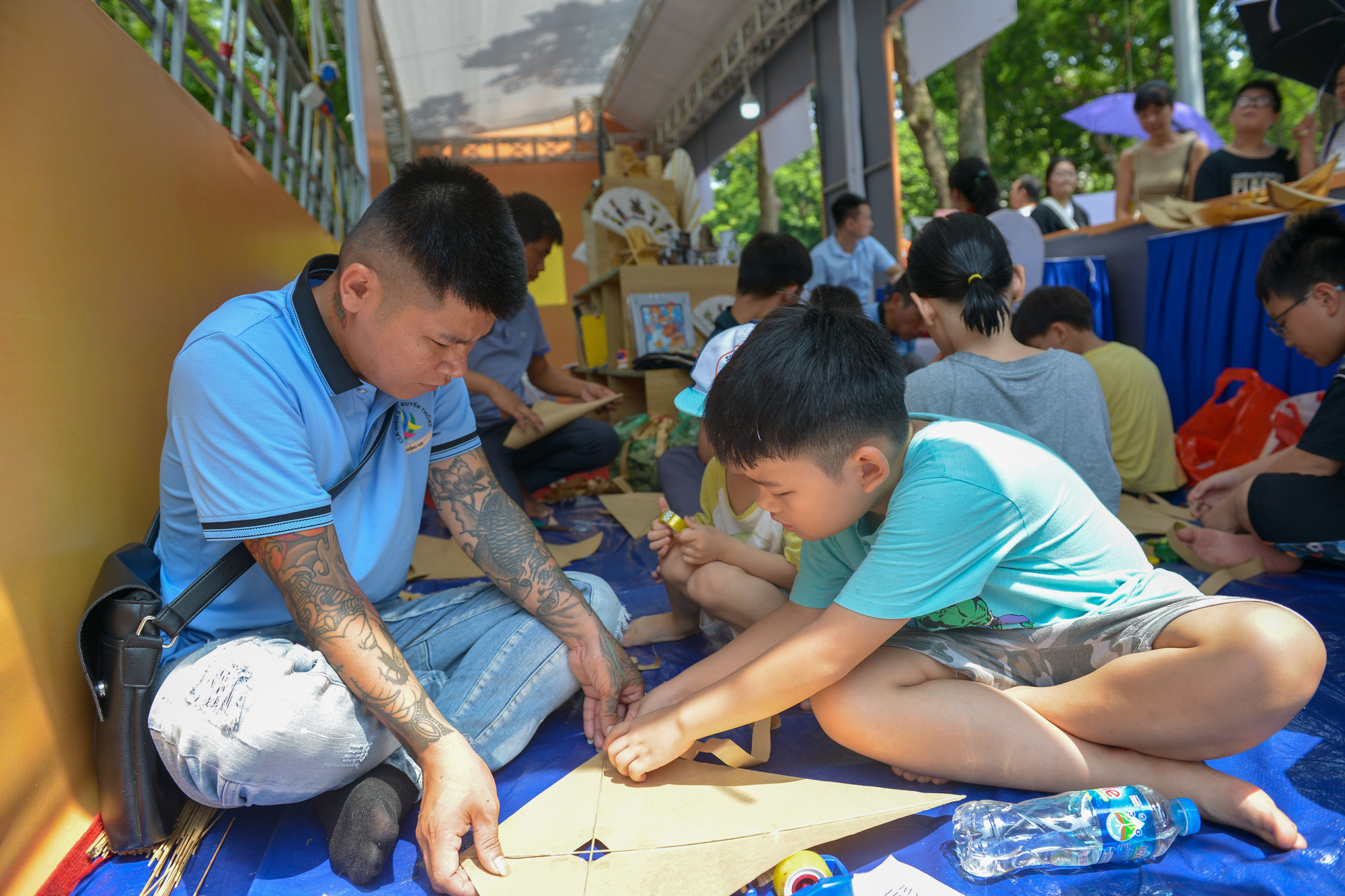 Không gian sáo diều truyền thống của làng Bá Dương Nội. Không gian sáo diều truyền thống của làng Bá Dương Nội.