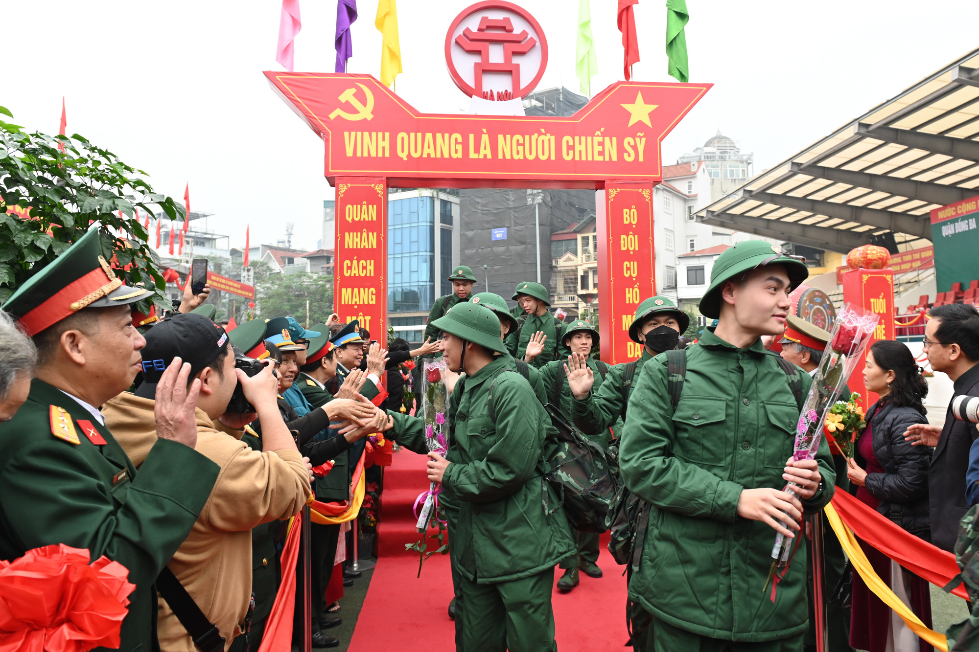 Đặc biệt, có 8 công dân ưu tú đã được xét, tổ chức kết nạp vào Đảng ngay trước khi lên đường nhập ngũ.