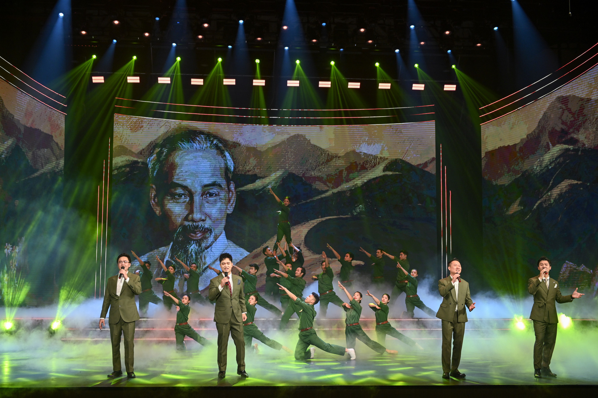 Tiết mục nghệ thuật tại lễ trao giải.