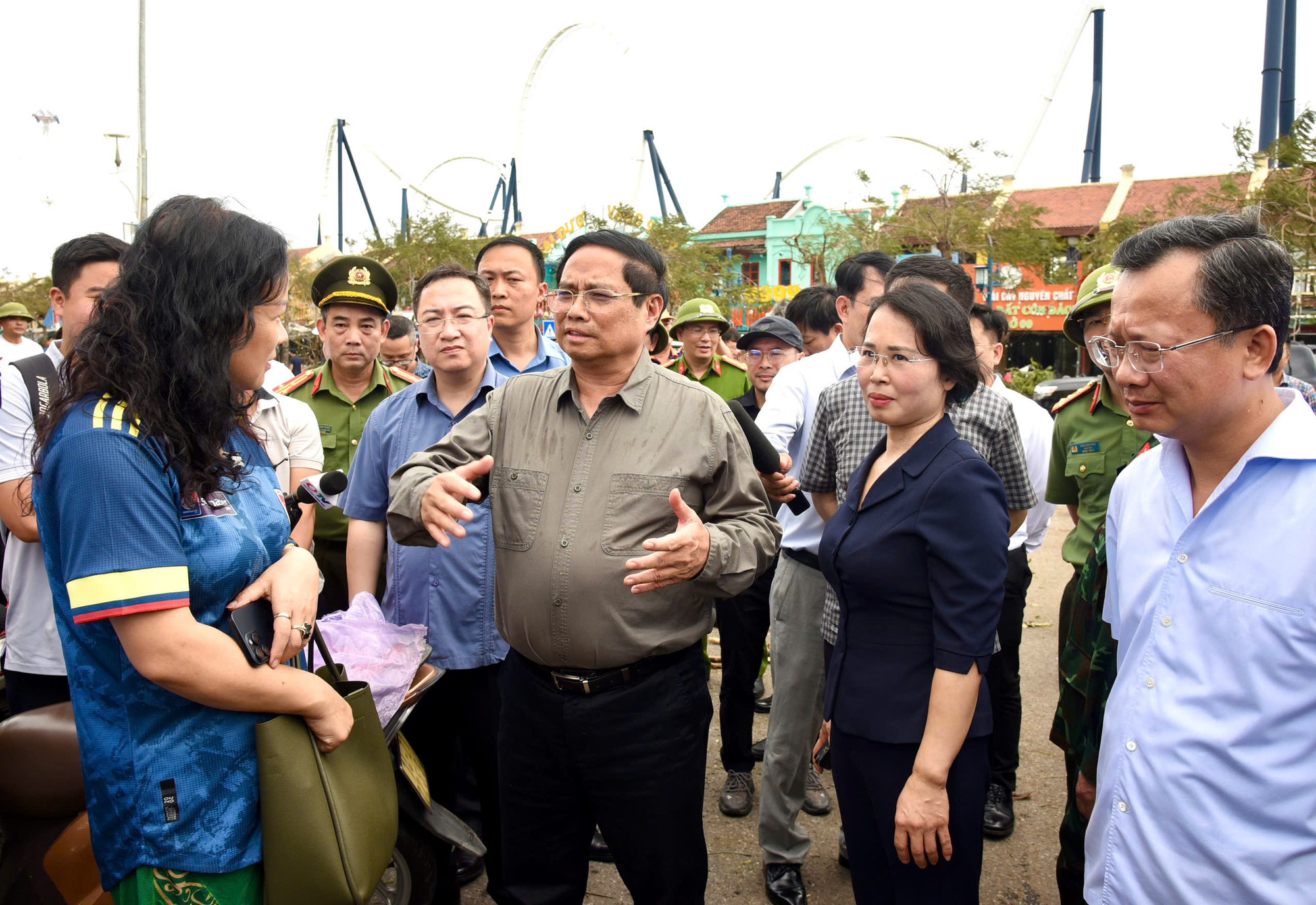 [Ảnh] Thủ tướng Phạm Minh Chính kiểm tra công tác khắc phục hậu quả bão số 3 tại Quảng Ninh ảnh 1
