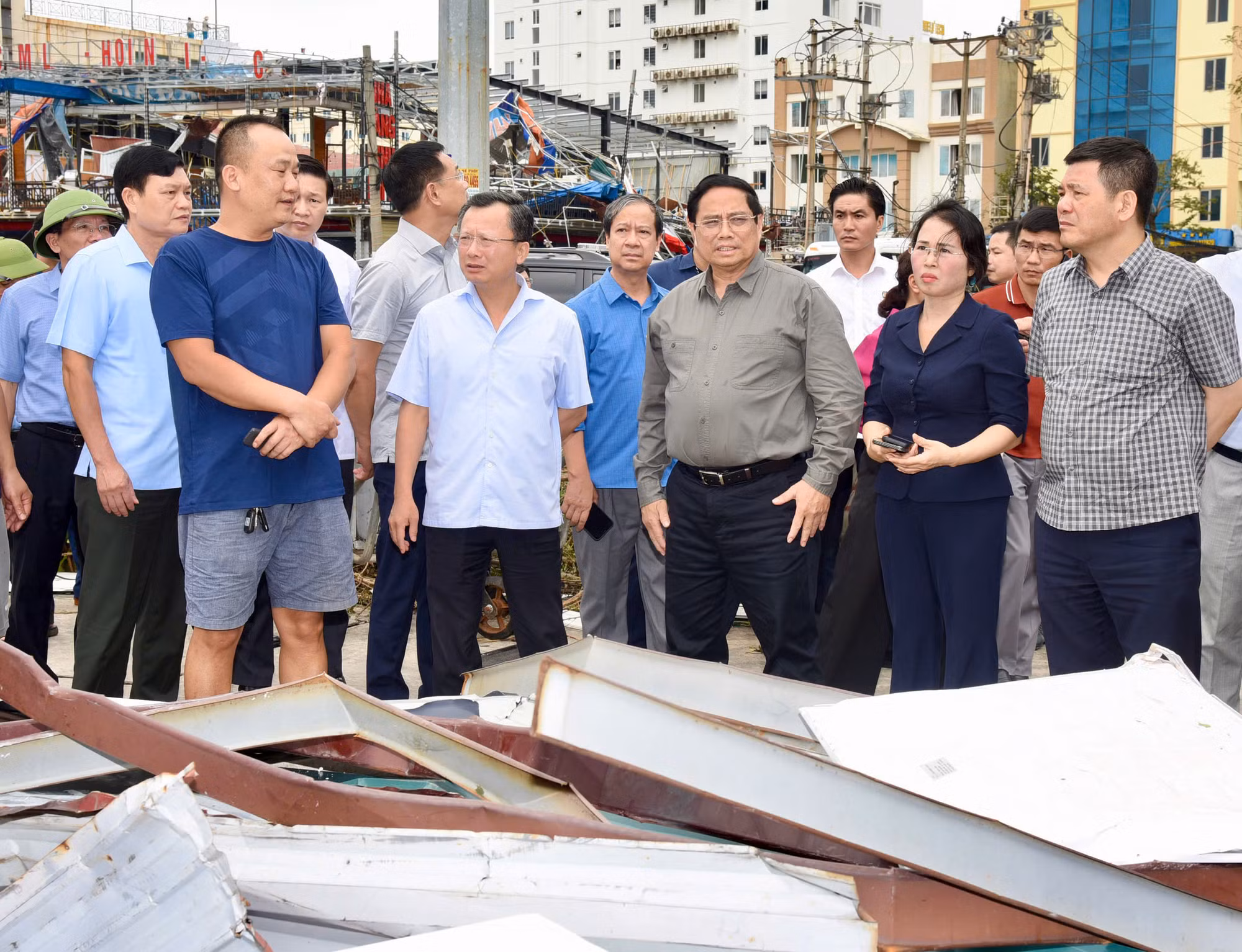 Thủ tướng Phạm Minh Chính kiểm tra thiệt hại do cơn bão số 3 gây ra tại Quảng Ninh.