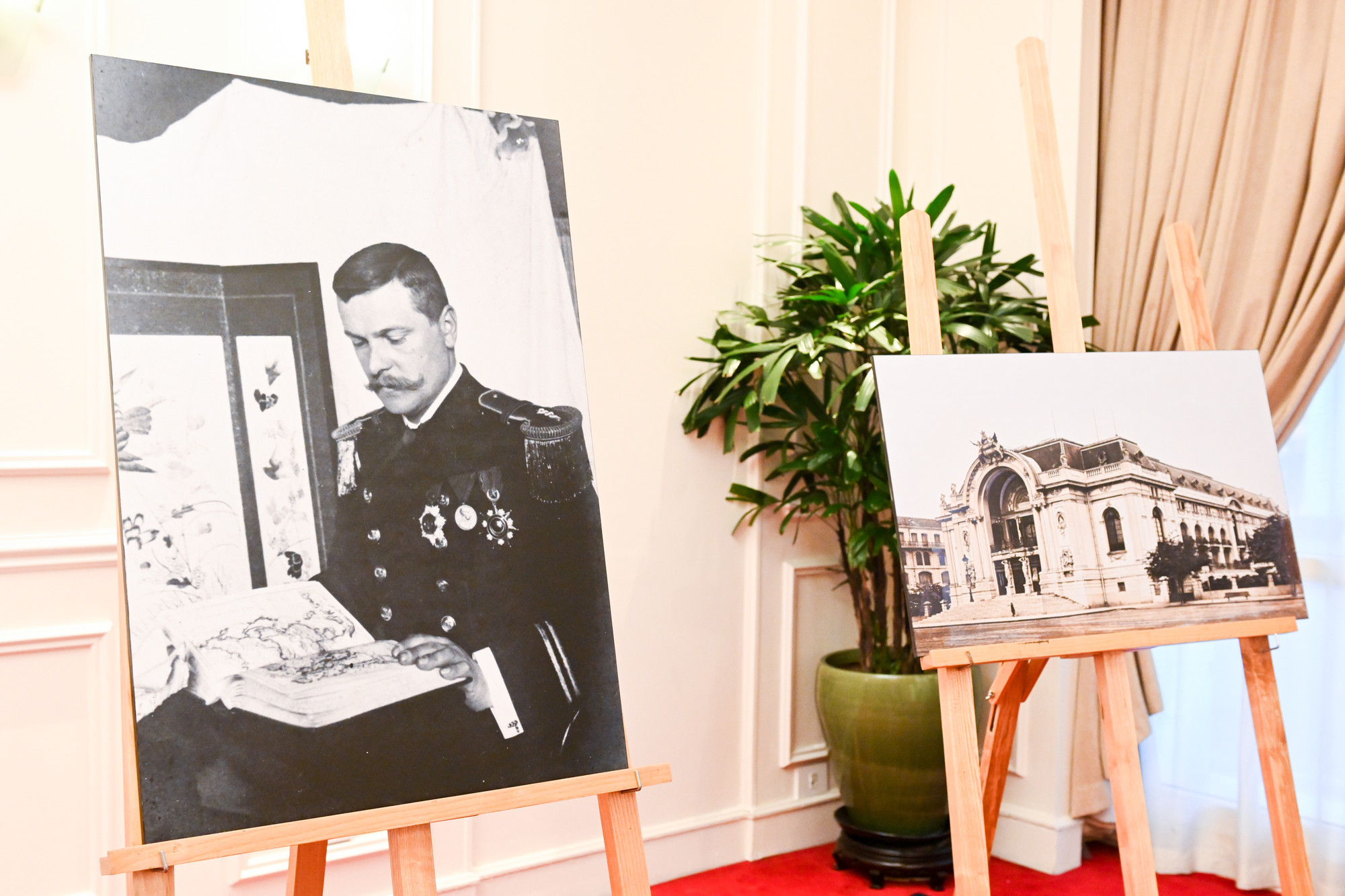 Những bức ảnh quý giá trong triển lãm được Bozoky Dezso (1871-1957), bác sĩ Hải quân Hungary thực hiện trong chuyến hải trình đến Viễn Đông đầu thế kỷ 20.