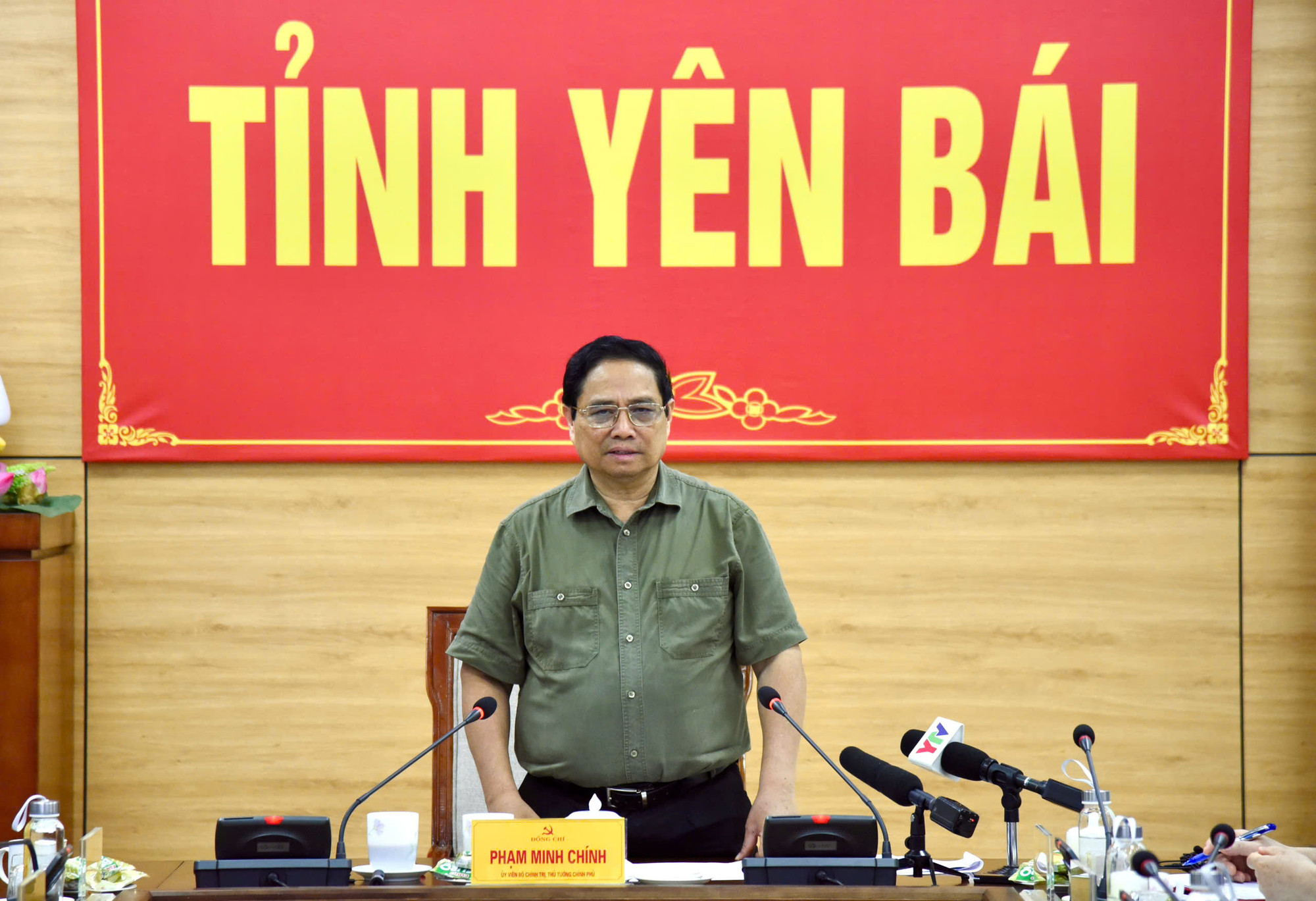 Thủ tướng Phạm Minh Chính chỉ đạo công tác khắc phục hậu quả mưa lũ tại thành phố Yên Bái.