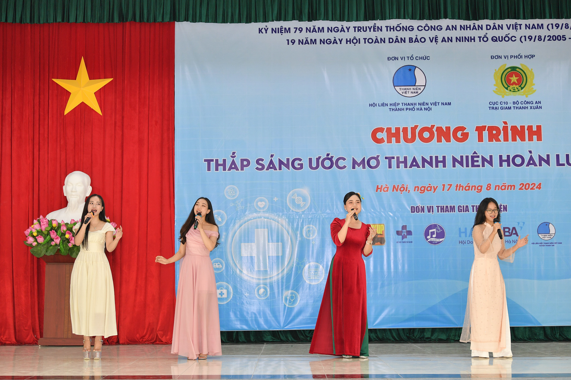 Một tiết mục biểu diễn của thành viên Hội Nghệ sĩ trẻ Hà Nội trong chương trình.