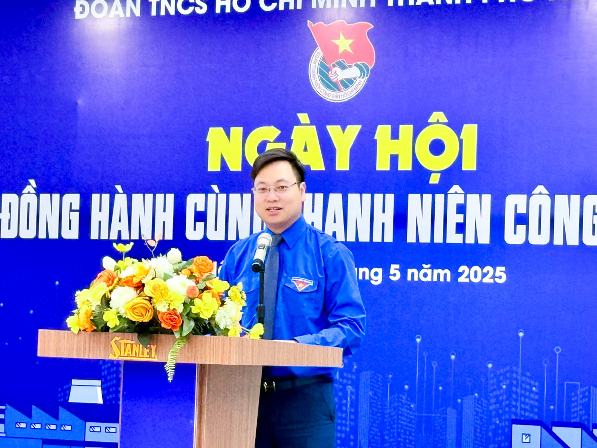 Phó Bí thư Thành đoàn Hà Nội Trần Quang Hưng phát biểu tại ngày hội.