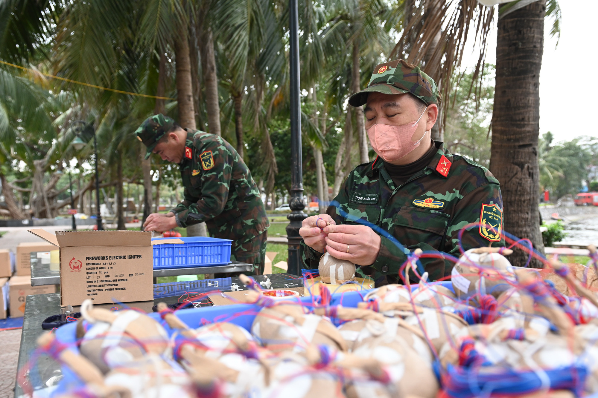 Khoảng 14 giờ hôm nay, toàn bộ trận địa pháo hoa sẽ hoàn thành các công tác chuẩn bị.