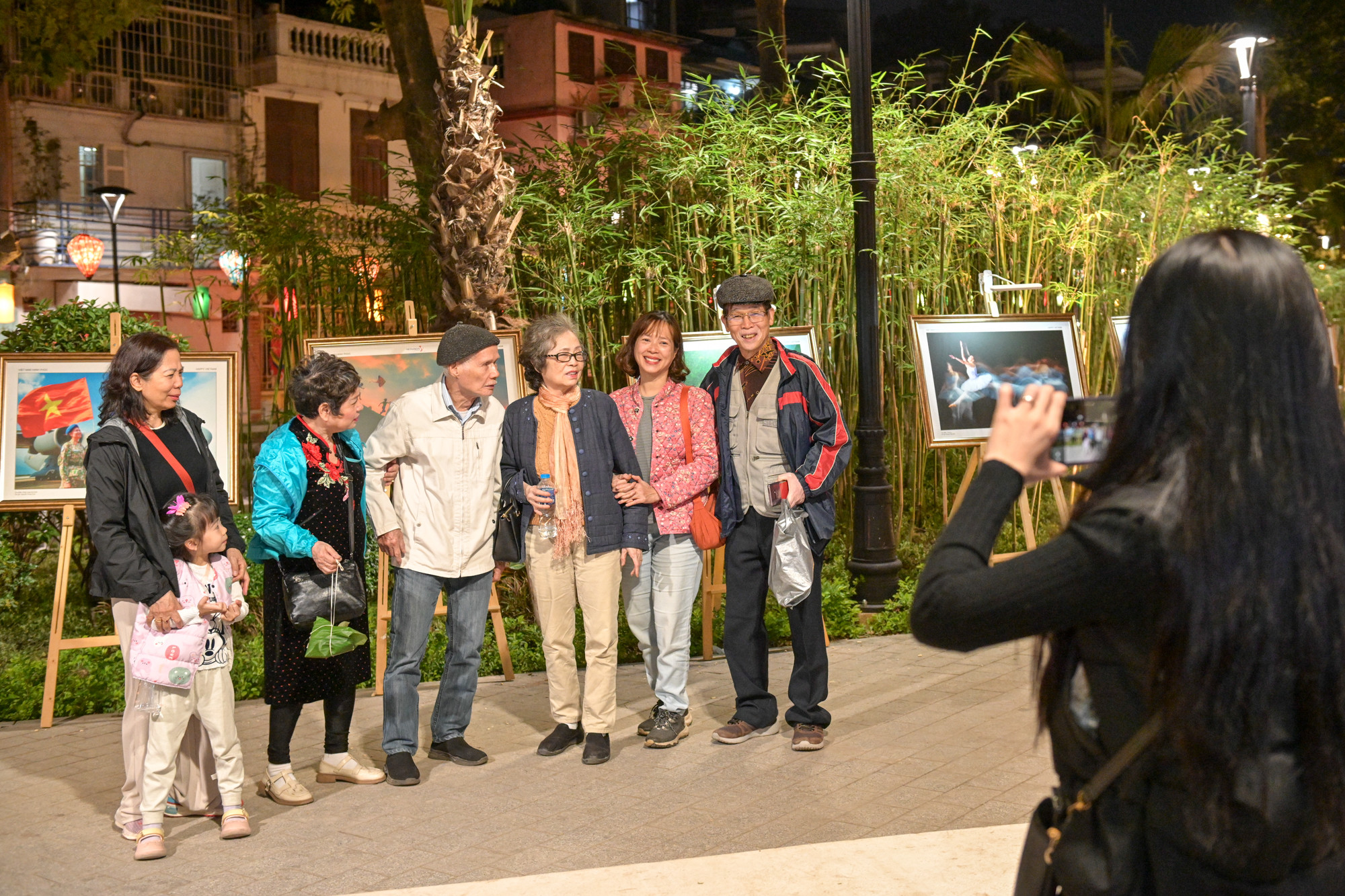 Đêm Trúc Bạch không chỉ là địa điểm tham quan mà còn gợi nhớ cho rất nhiều người dân Thủ đô về ký ức về một thời bao cấp.