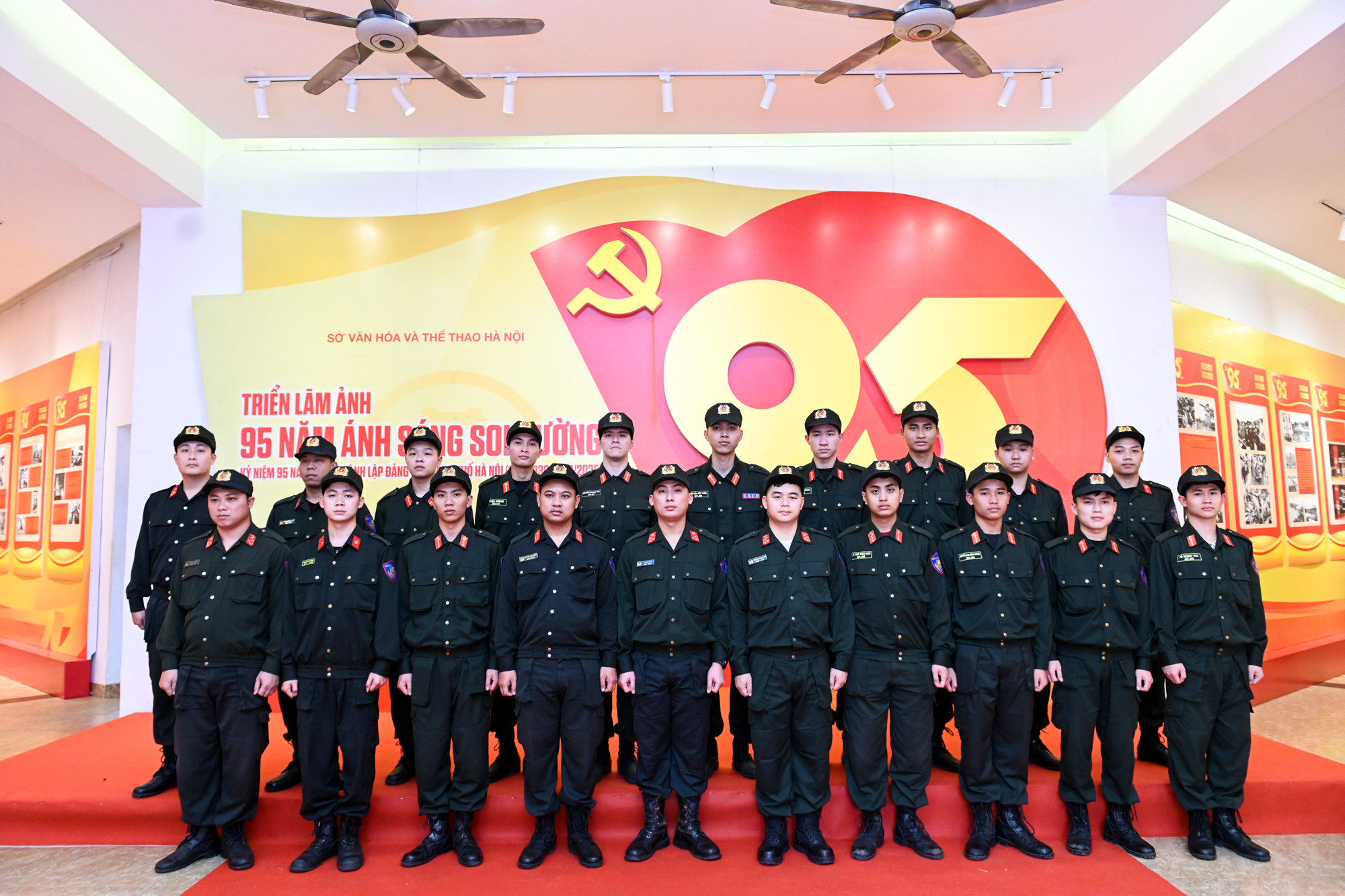 Ngày 3/2/1930, Đảng Cộng sản Việt Nam ra đời. Một tháng sau sự kiện vĩ đại đó, ngày 17/3/1930, Đảng bộ Hà Nội được thành lập. Dưới sự lãnh đạo của Đảng, đứng đầu là Chủ tịch Hồ Chí Minh, Đảng bộ và nhân dân Hà Nội luôn nêu cao truyền thống đoàn kết, đấu tranh không ngừng trong sự nghiệp giải phóng dân tộc, góp phần giữ vững non sông bờ cõi, xây dựng phát triển Thủ đô.