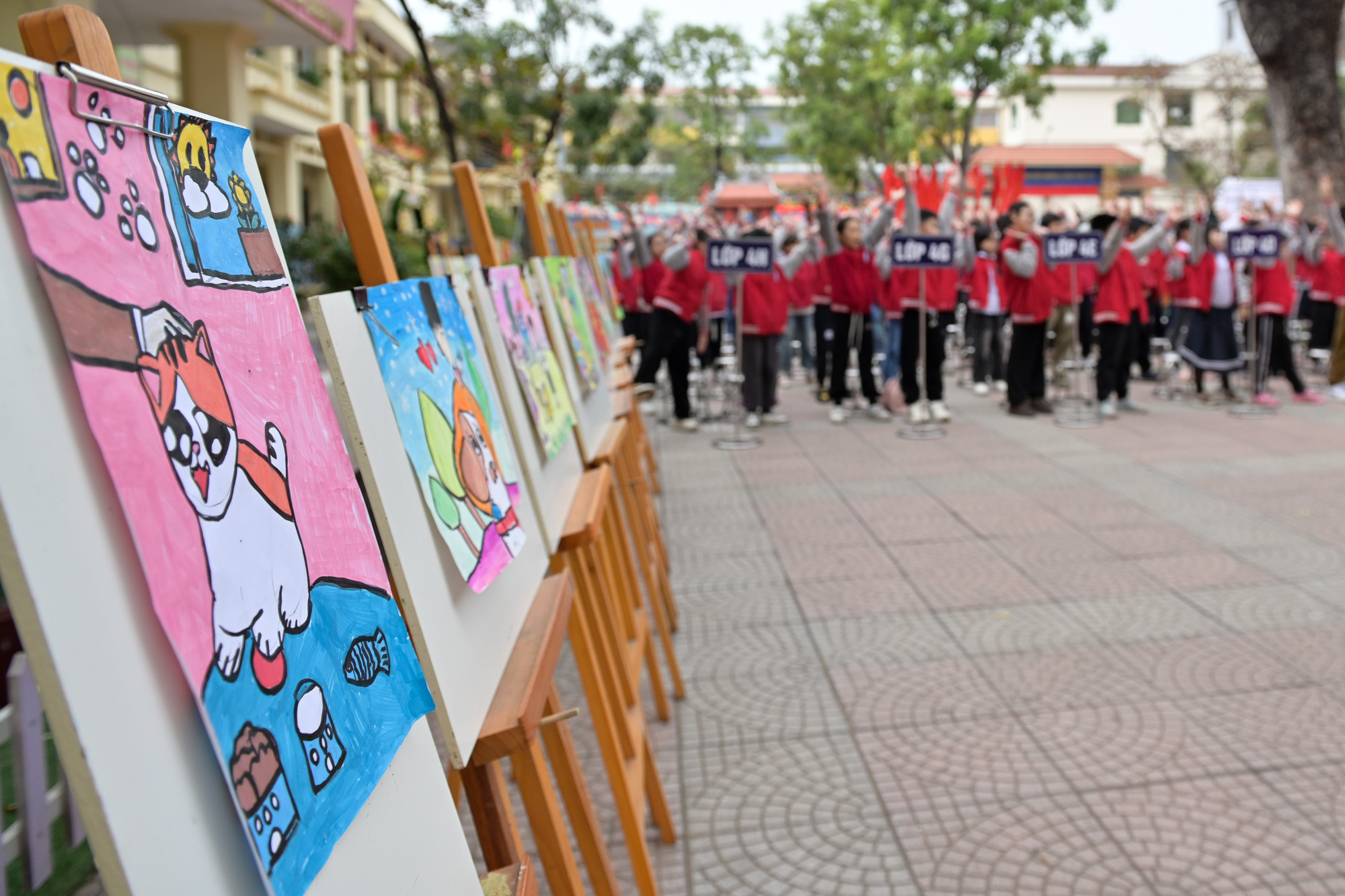 Ngày hội không chỉ đơn thuần là một hoạt động giáo dục mà còn là dịp để các em vừa học, vừa chơi, vừa khám phá cách chăm sóc và bảo vệ những người bạn bốn chân đáng yêu. Ngày hội không chỉ đơn thuần là một hoạt động giáo dục mà còn là dịp để các em vừa học, vừa chơi, vừa khám phá cách chăm sóc và bảo vệ những người bạn bốn chân đáng yêu.