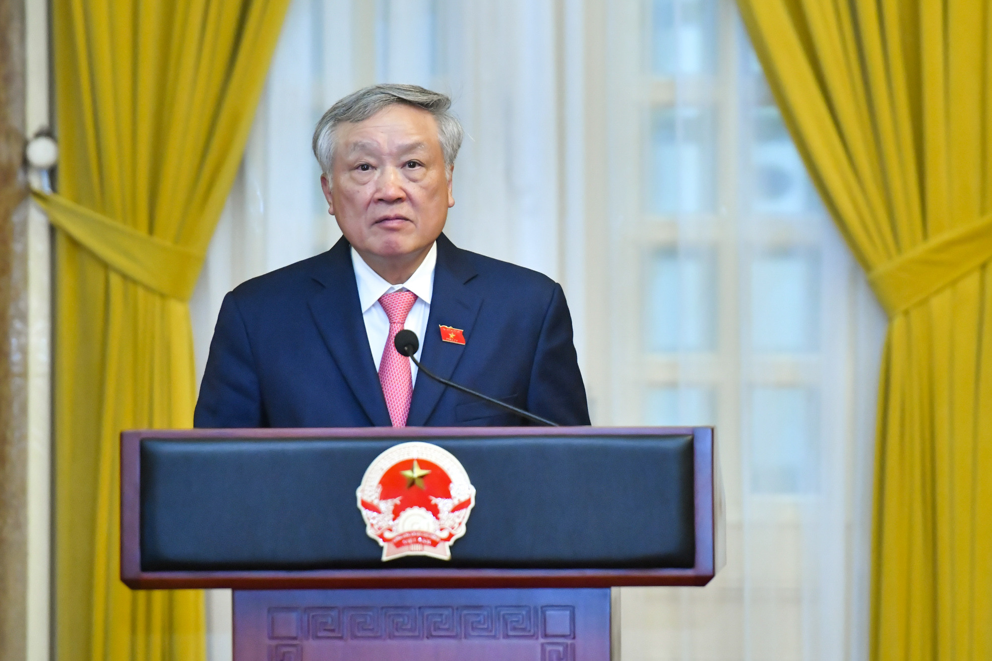 Phó Thủ tướng Nguyễn Hòa Bình phát biểu cảm tưởng.