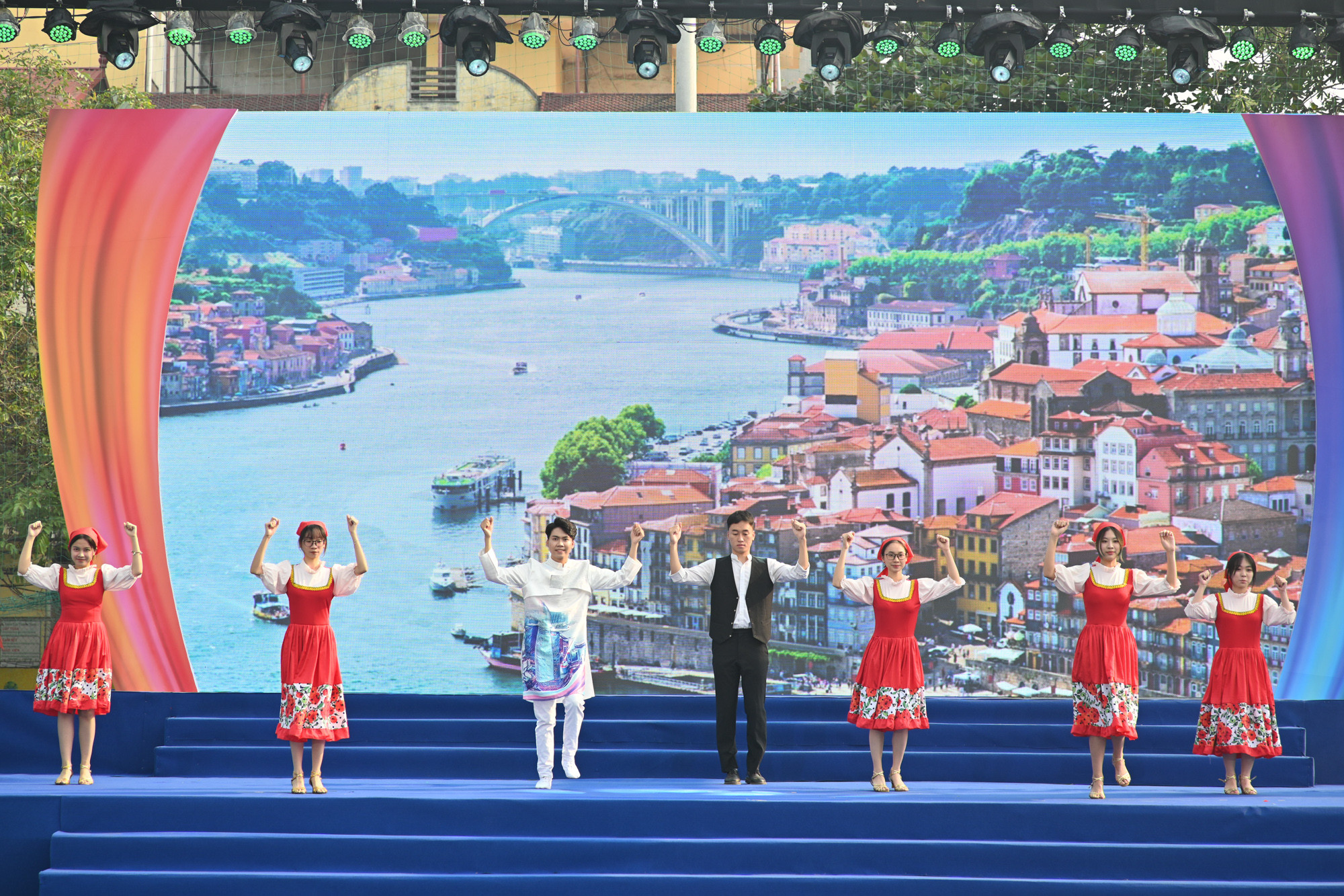 Festival nhằm chào mừng 70 năm Ngày Giải phóng Thủ đô và kỷ niệm 25 năm Hà Nội được vinh danh là “Thành phố vì hòa bình”.