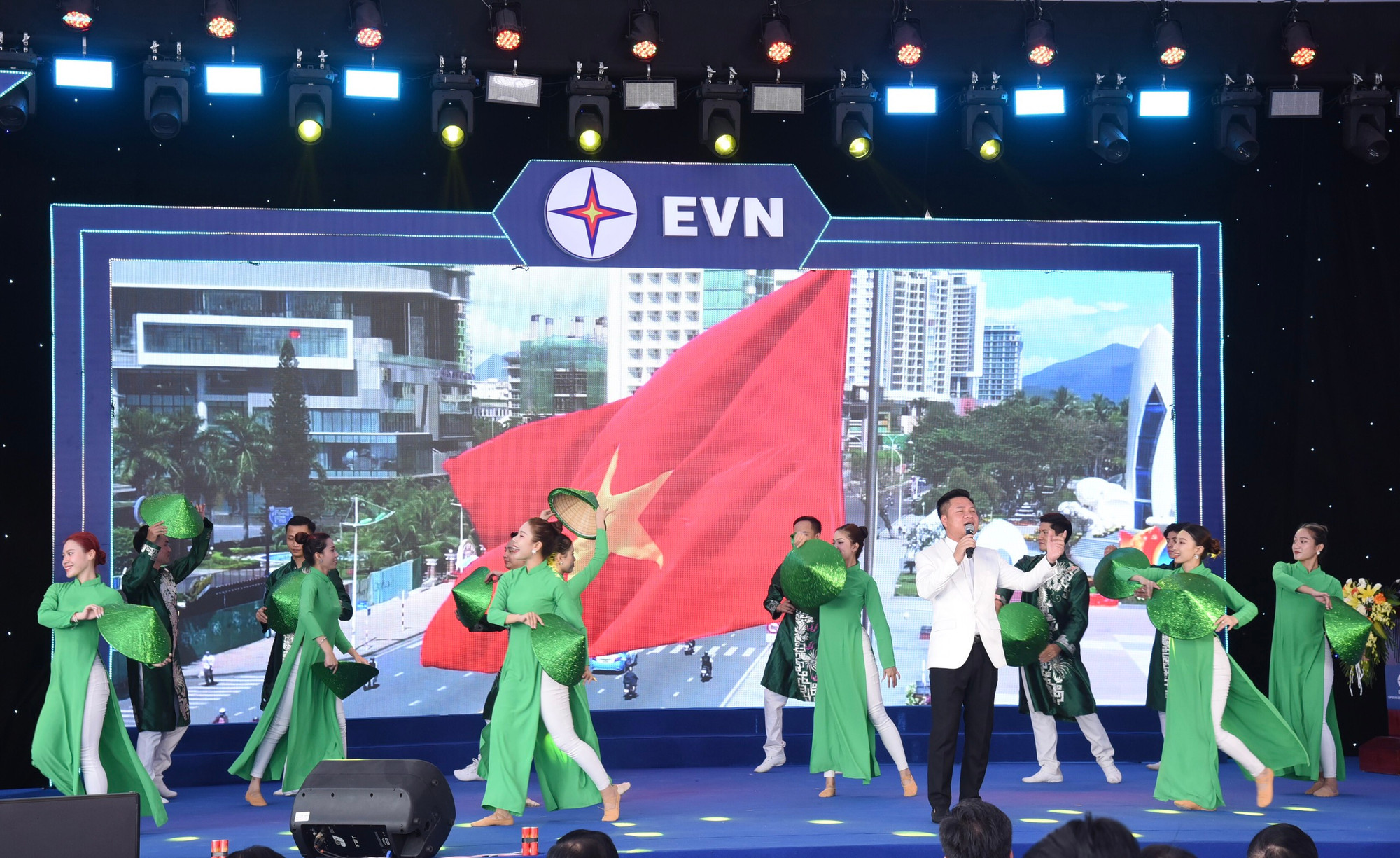 [Ảnh] Thủ tướng Phạm Minh Chính dự lễ khánh thành đường dây 500kV mạch 3 ảnh 1