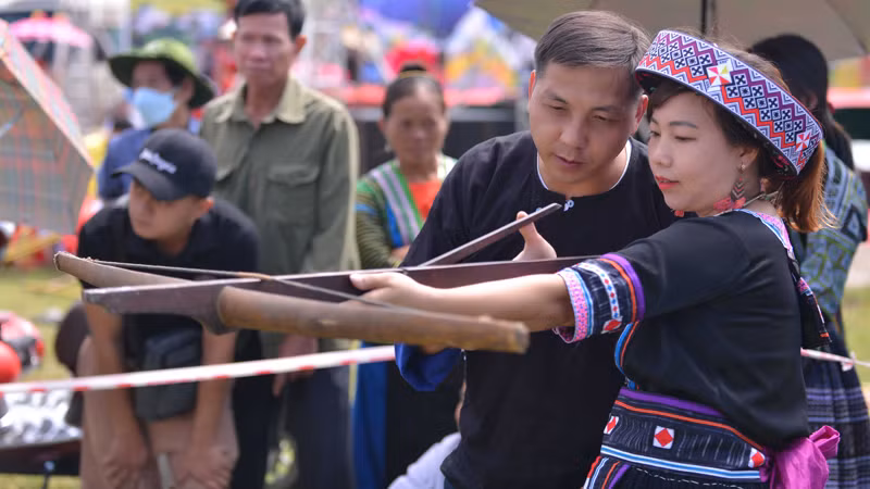 Và tất nhiên không thể thiếu các trò chơi dân gian.