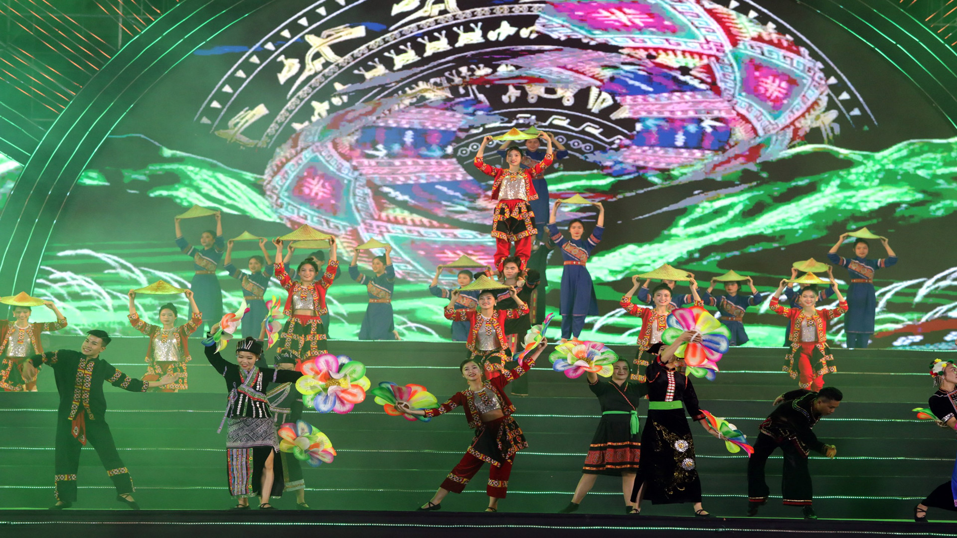 Chương trình nghệ thuật tại đêm khai mạc. Chương trình nghệ thuật tại đêm khai mạc.