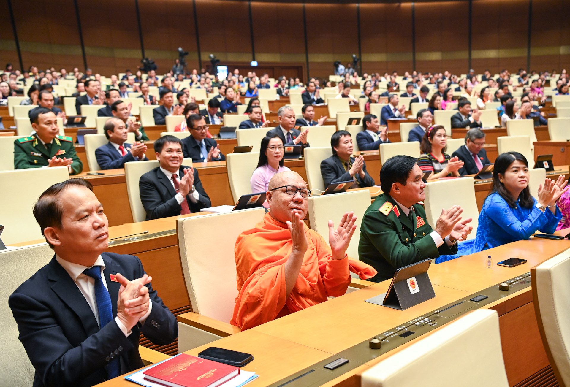 Các đại biểu Quốc hội tham dự Lễ bế mạc Kỳ họp thứ 6, Quốc hội khóa XV. Các đại biểu Quốc hội tham dự Lễ bế mạc Kỳ họp thứ 6, Quốc hội khóa XV.