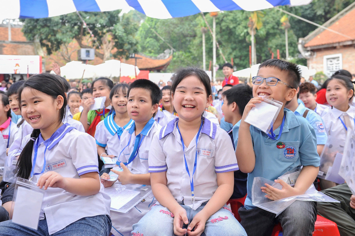 Học sinh tham gia chương trình.