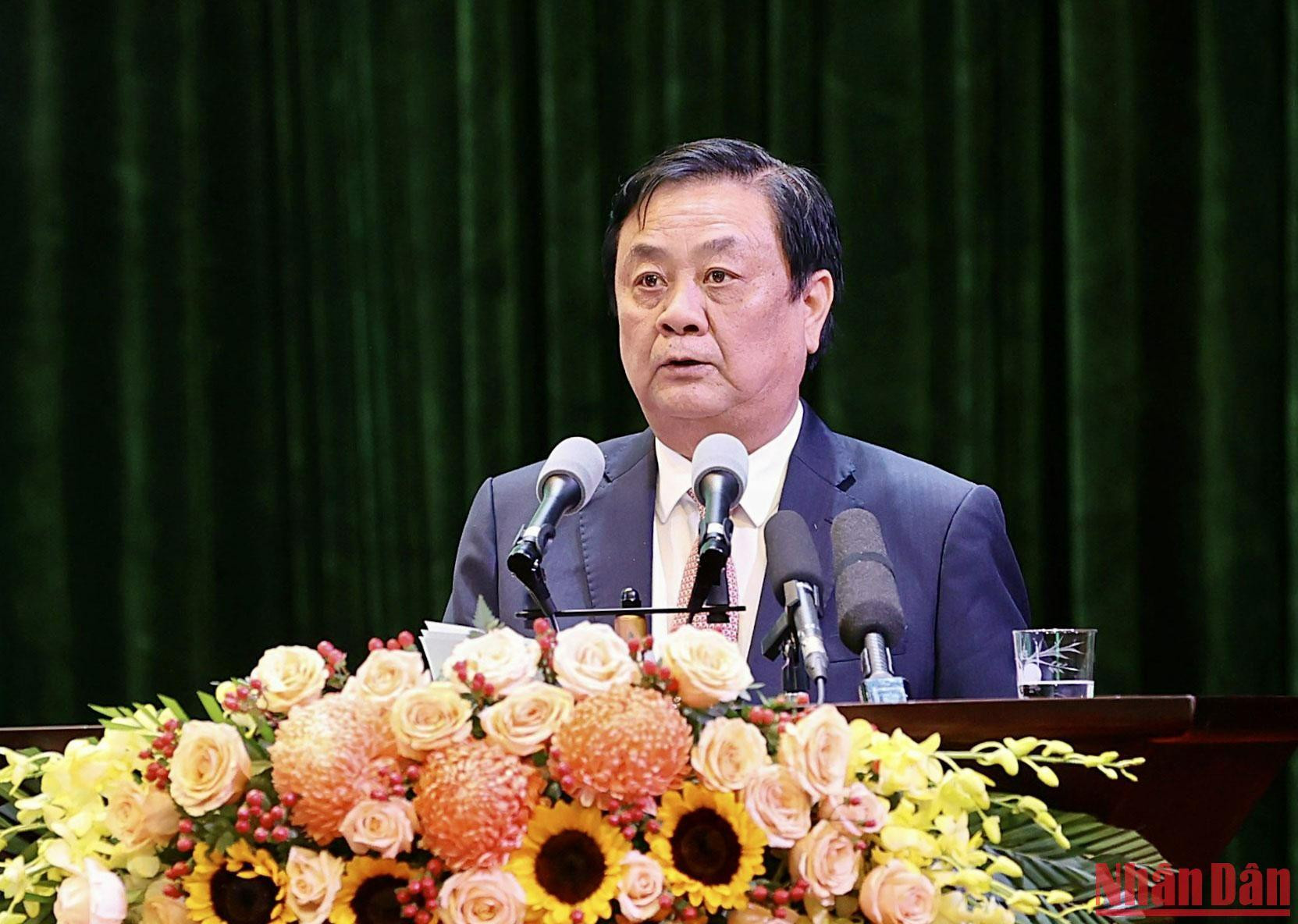 Bộ trưởng Nông nghiệp và Phát triển nông thôn Lê Minh Hoan trình bày tham luận. Bộ trưởng Nông nghiệp và Phát triển nông thôn Lê Minh Hoan trình bày tham luận.