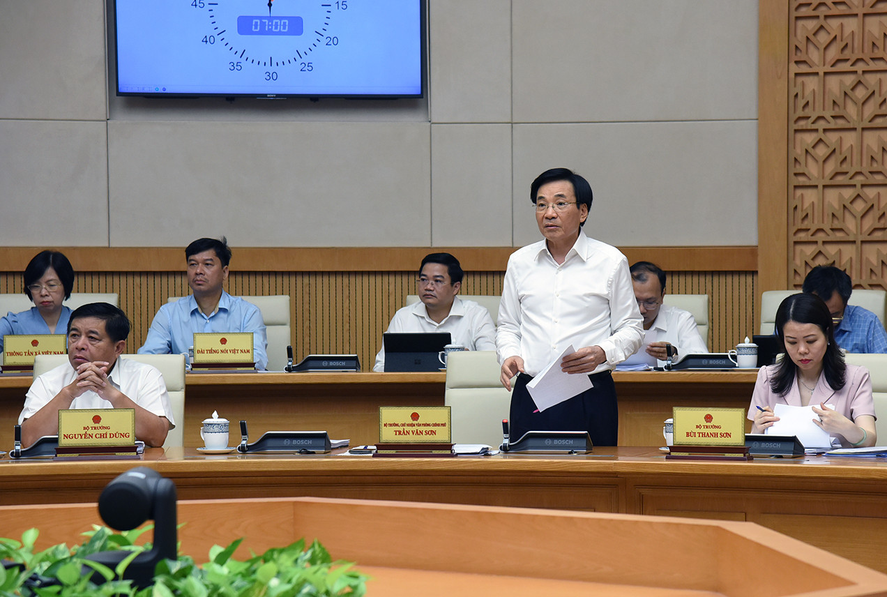 Bộ trưởng, Chủ nhiệm văn phòng Chính phủ Trần Văn Sơn phát biểu.