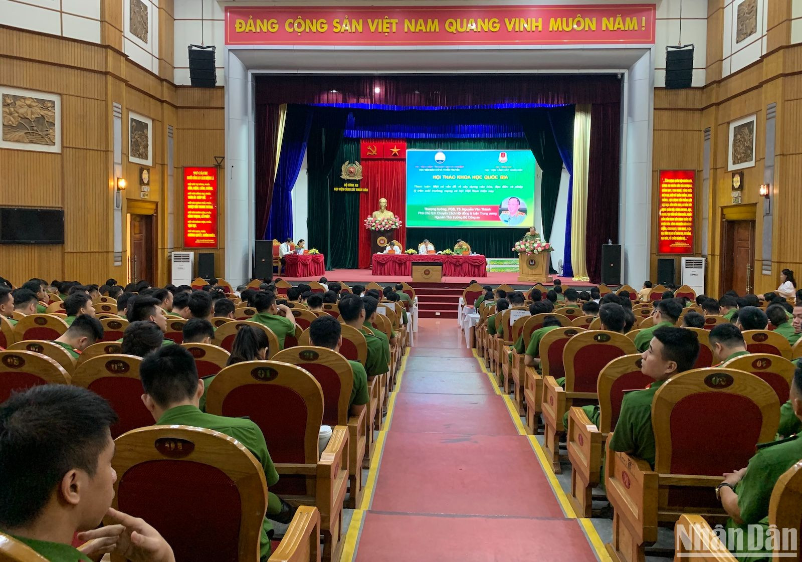 Hội thảo khoa học quốc gia Văn hóa, đạo đức, pháp lý của nội dung truyền thông số trên mạng xã hội ở Việt Nam hiện nay, sáng 31/5. (Ảnh: BÔNG MAI)