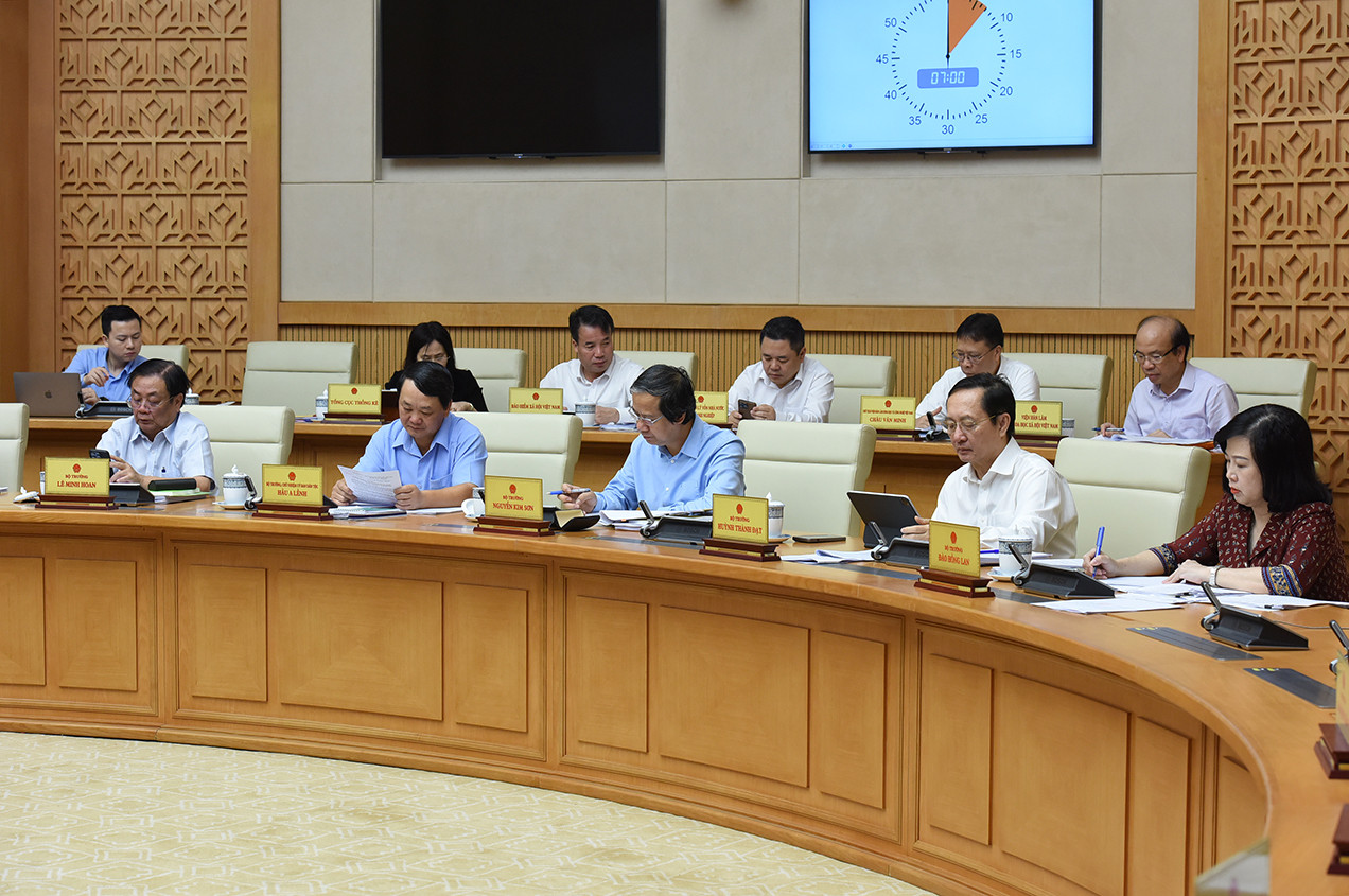 Lãnh đạo các bộ, ban, ngành tham dự phiên họp.