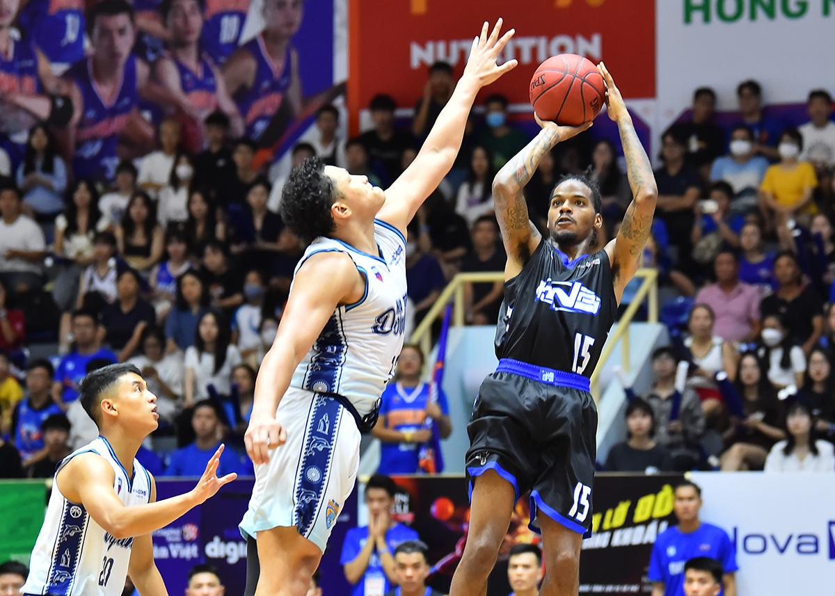 Jeffery Stubbs có một trận thi đấu xuất sắc khi lập Triple-double (3 chỉ số chính lớn hơn hoặc bằng 10) với 29 điểm, 11 rebounds (bắt bóng) và 10 kiến tạo.