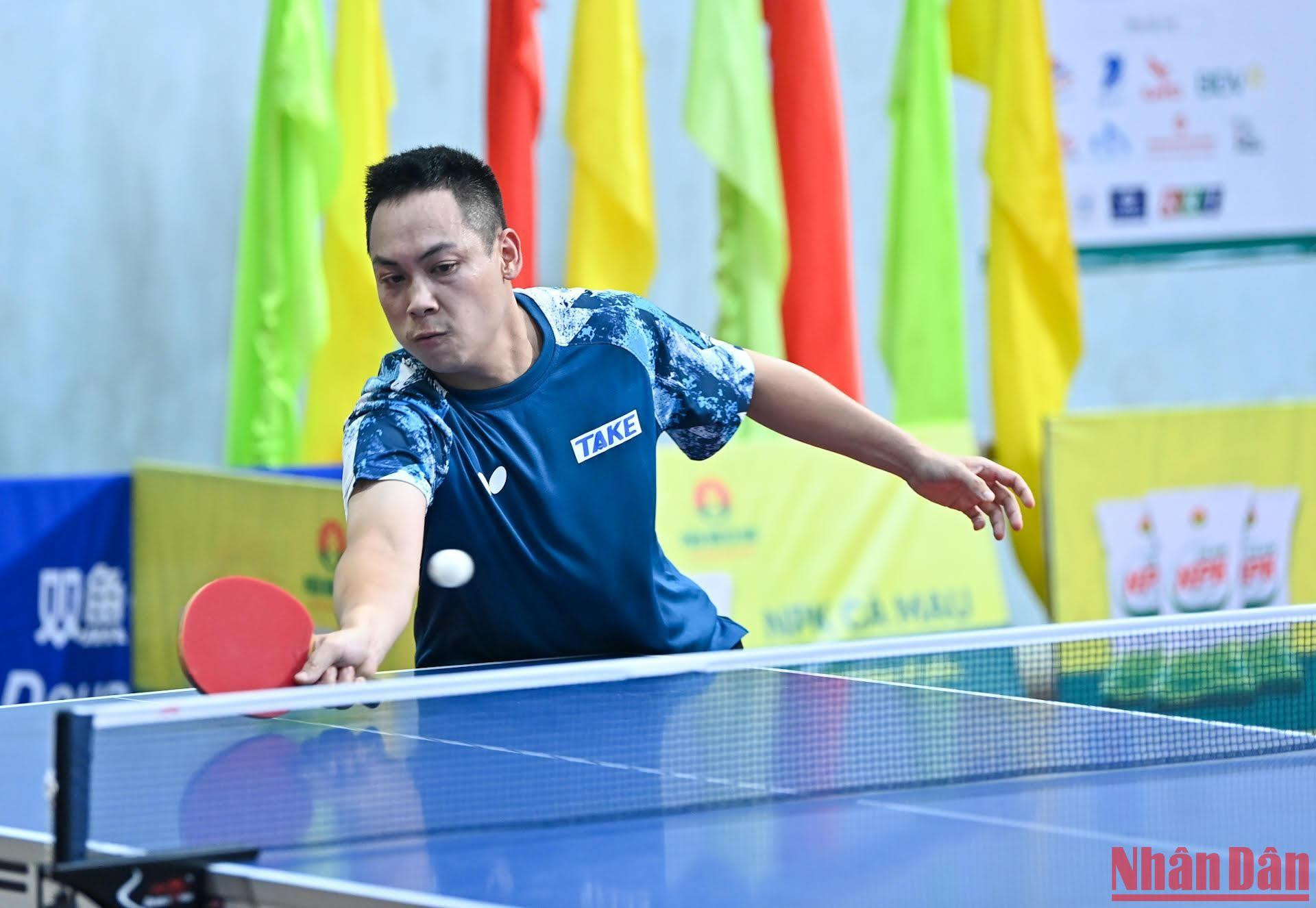 Tiếp đà chiến thắng, Tiến Đạt thi đấu thăng hoa, giành những điểm số quan trọng để vượt lên dẫn trước sau séc đấu thứ ba và thứ tư, với tỷ số 3-1.