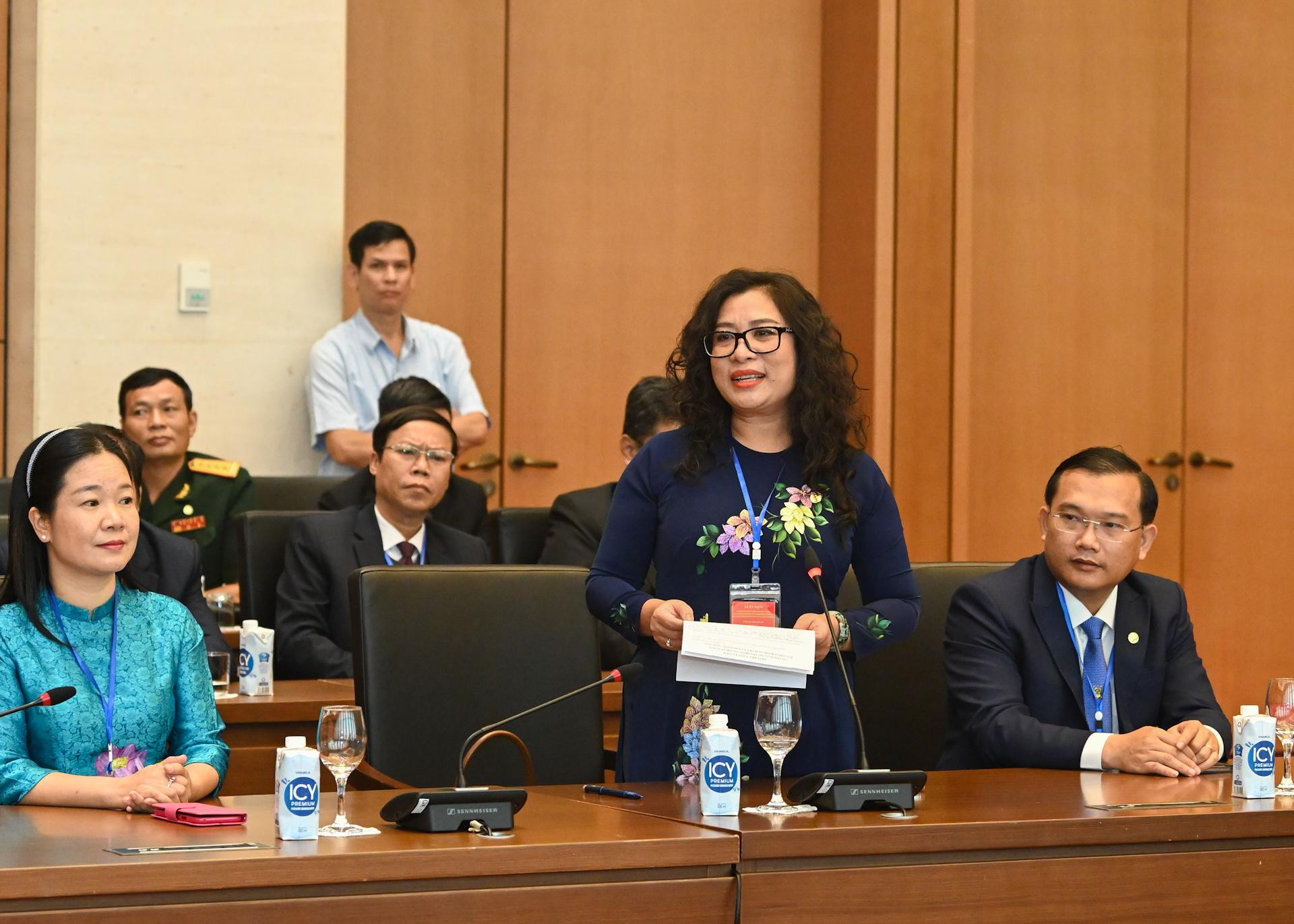 Giám đốc Nhà xuất bản Sự thật chi nhánh Cần Thơ Phạm Vũ Phương Linh phát biểu ý kiến tại buổi gặp mặt. Giám đốc Nhà xuất bản Sự thật chi nhánh Cần Thơ Phạm Vũ Phương Linh phát biểu ý kiến tại buổi gặp mặt.