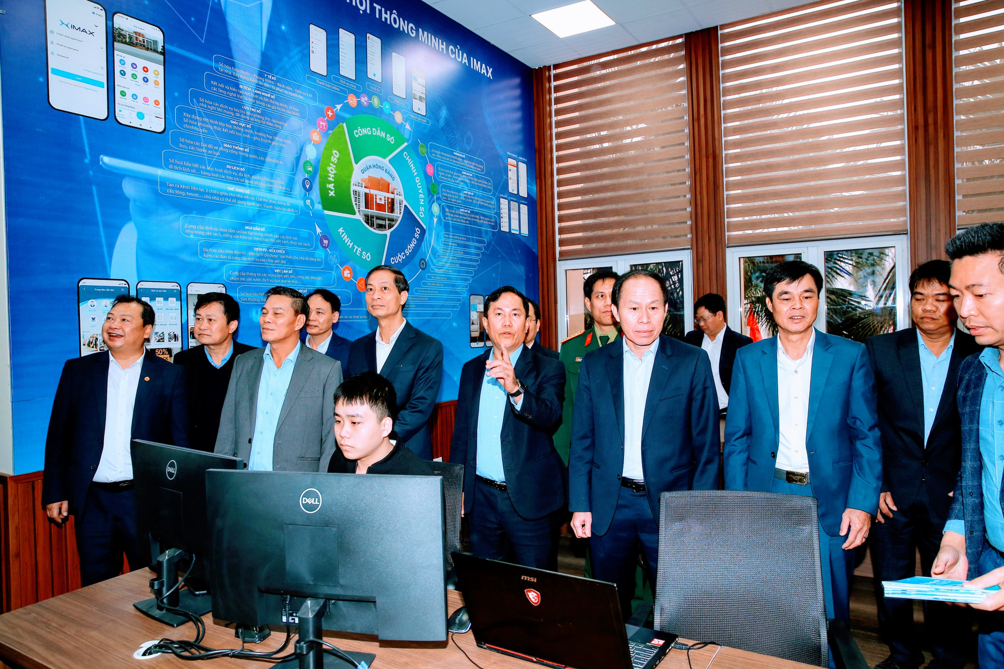 Hải Phòng đang tập trung xây dựng chính quyền số, nền kinh tế số và xã hội số. Hải Phòng đang tập trung xây dựng chính quyền số, nền kinh tế số và xã hội số.