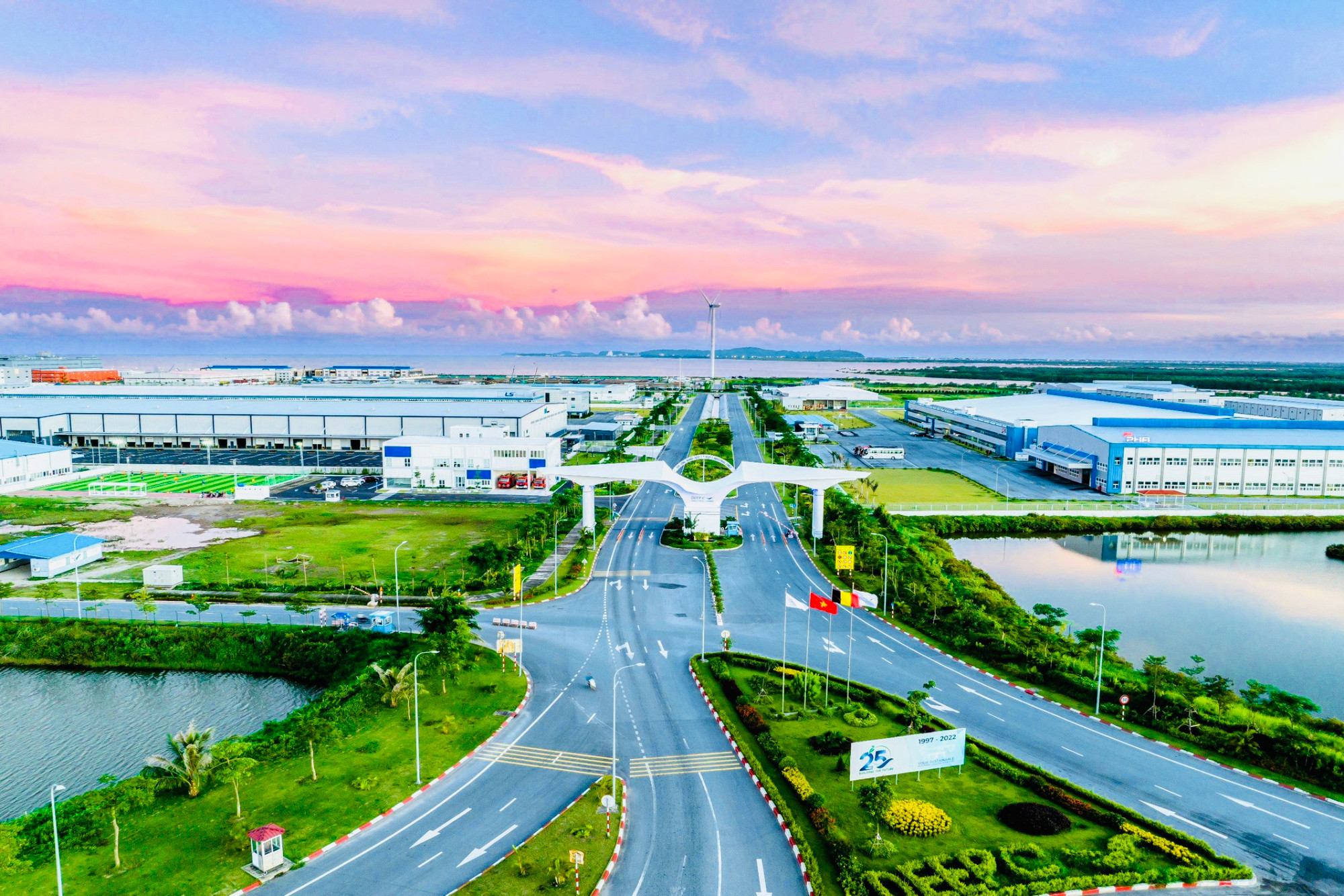 Hải Phòng định hướng xây dựng các khu công nghiệp xanh, thân thiện môi trường. Hải Phòng định hướng xây dựng các khu công nghiệp xanh, thân thiện môi trường.