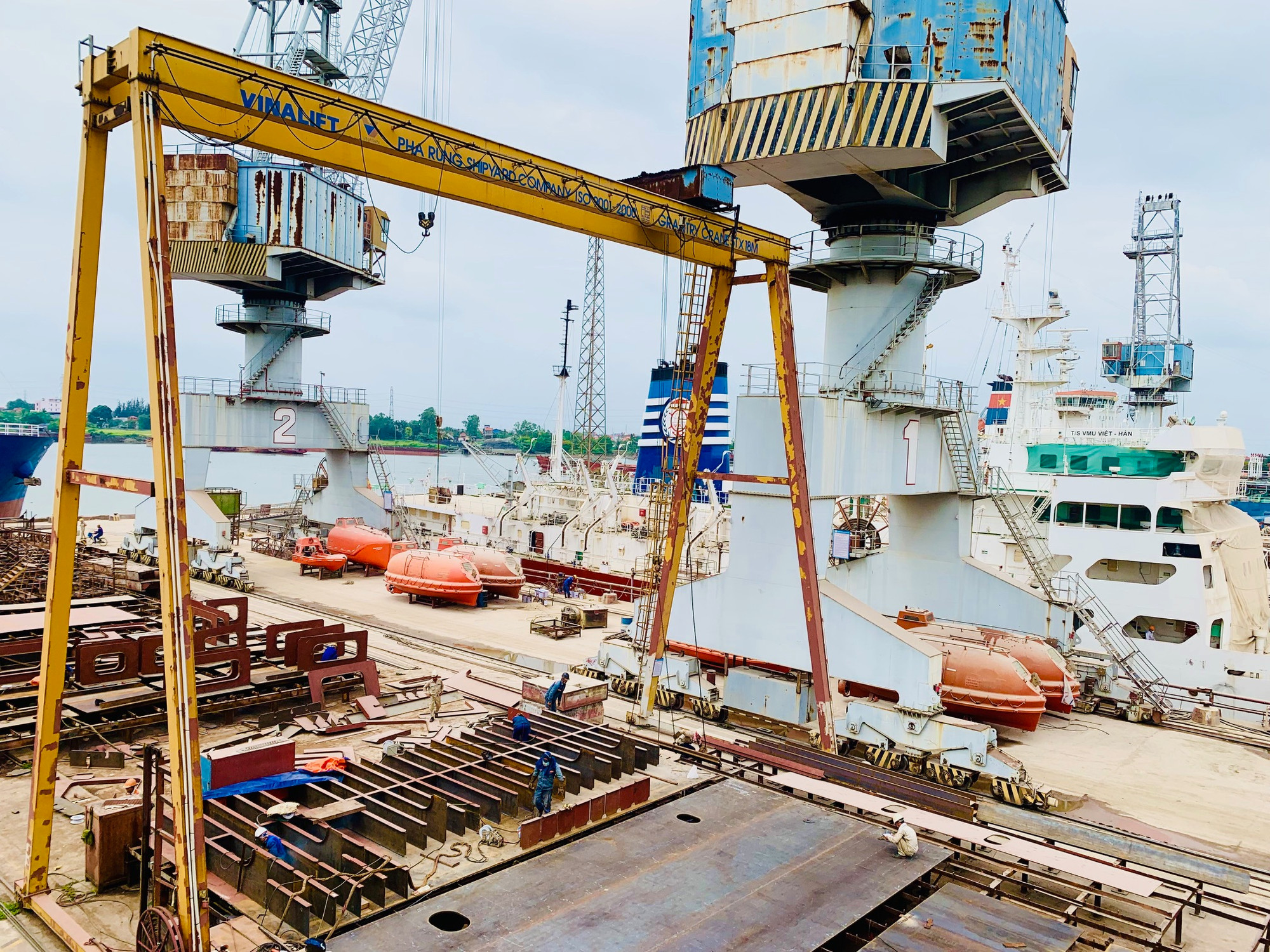 Công ty công nghiệp tàu thủy Phà Rừng sau tái cơ cấu đã hoạt động mạnh mẽ trở lại.