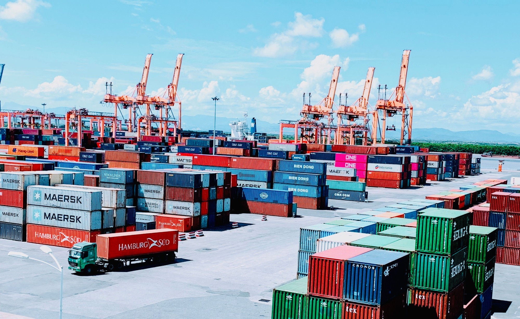 Hoạt động dịch vụ logistics đang được thành phố Hải Phòng tập trung phát triển. Hoạt động dịch vụ logistics đang được thành phố Hải Phòng tập trung phát triển.