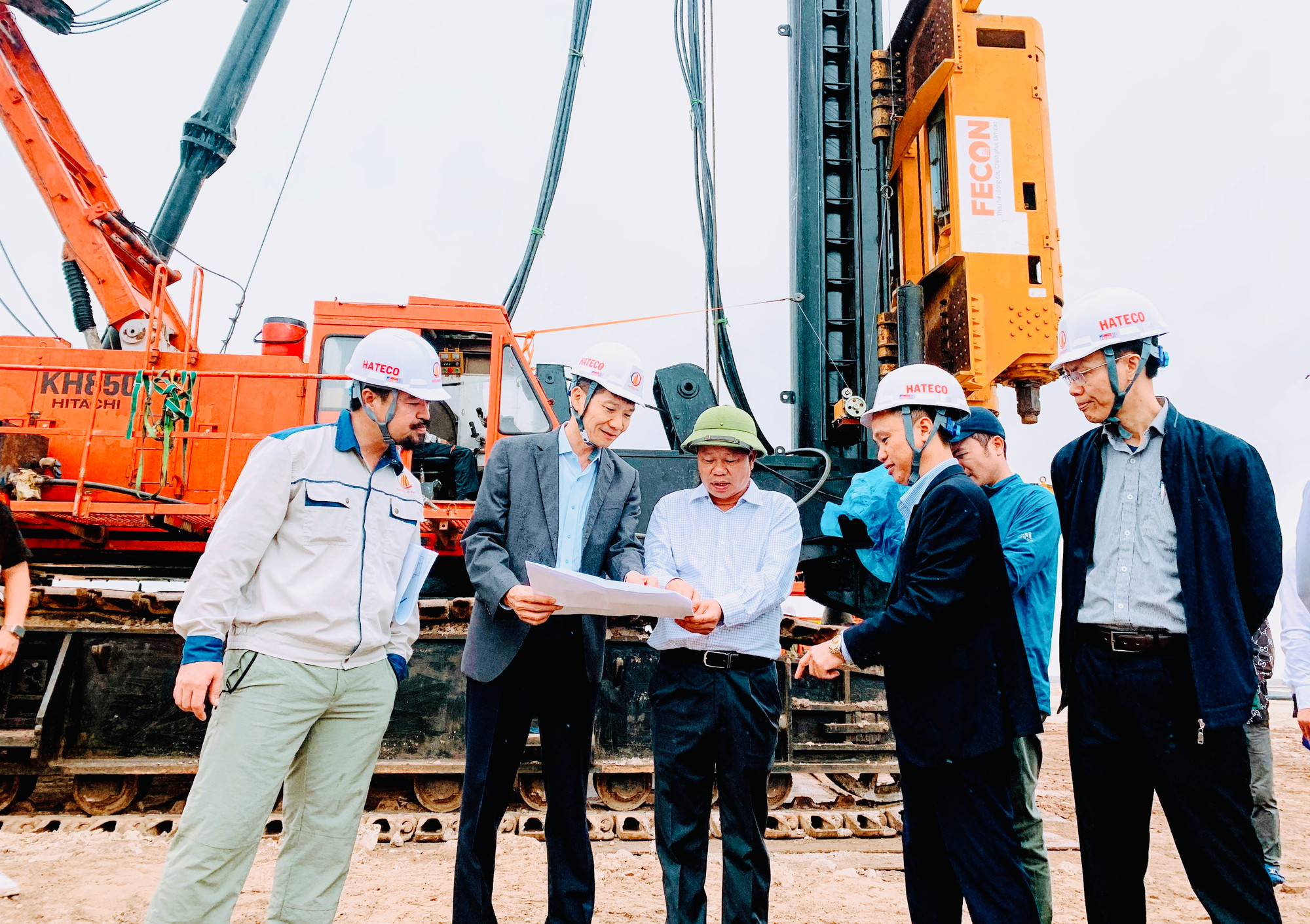 Bến số 5, số 6 của Cảng cửa ngõ quốc tế Hải Phòng tại Lạch Huyện đang đẩy nhanh tiến độ thi công.