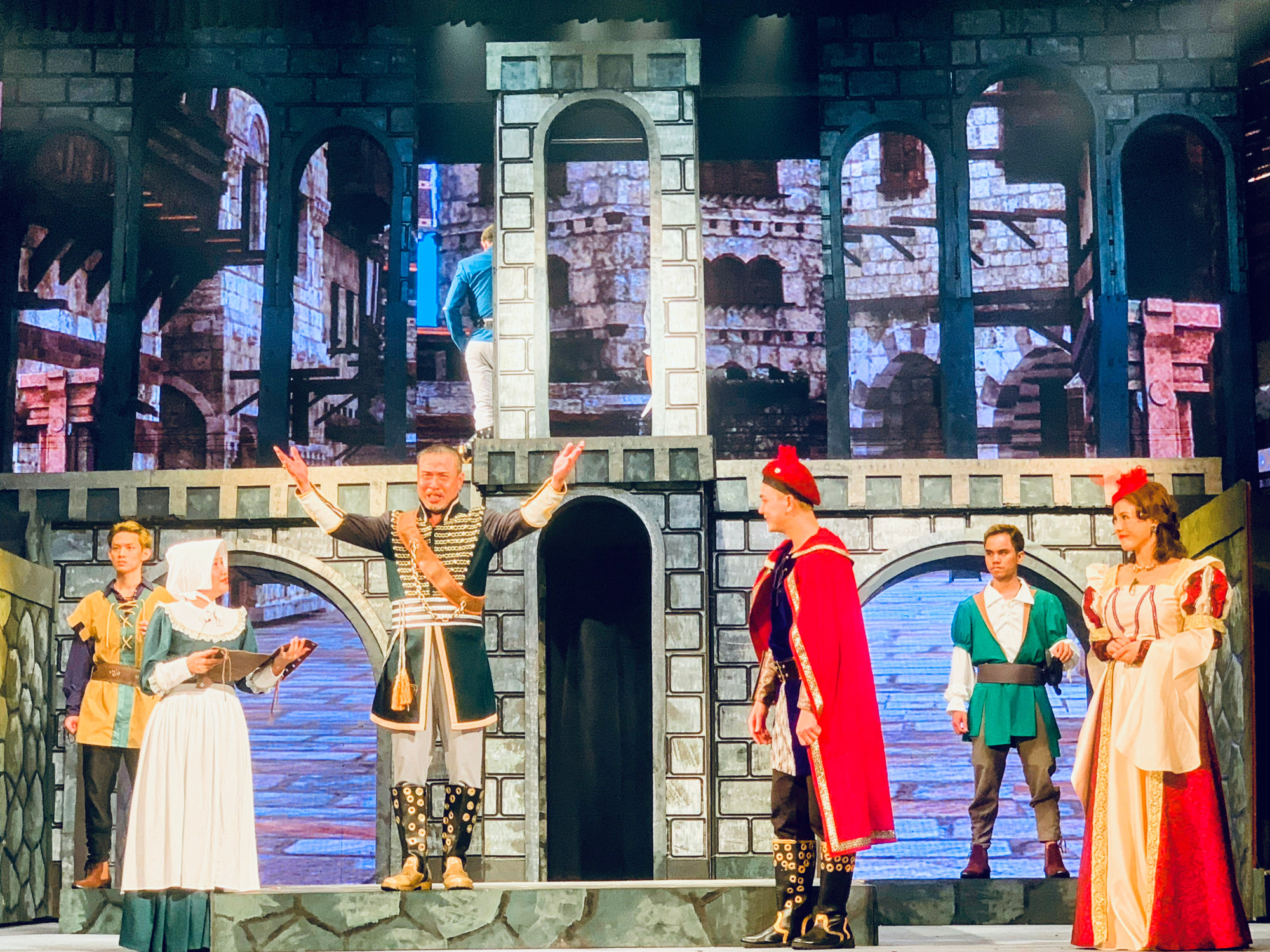 Các vở diễn đã góp phần làm phong phú đời sống tinh thần của người dân. Các vở diễn đã góp phần làm phong phú đời sống tinh thần của người dân.