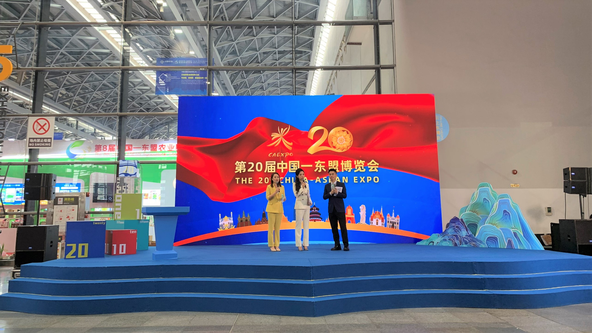 Một tiết mục giới thiệu sản phẩm tại Hội chợ.