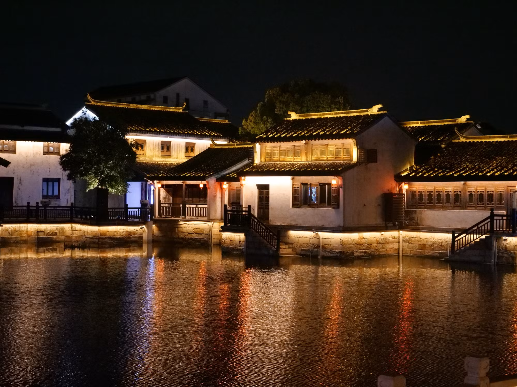 Kiến trúc ở Đãng Khẩu cổ trấn rất độc đáo. (Ảnh: HỮU HƯNG)